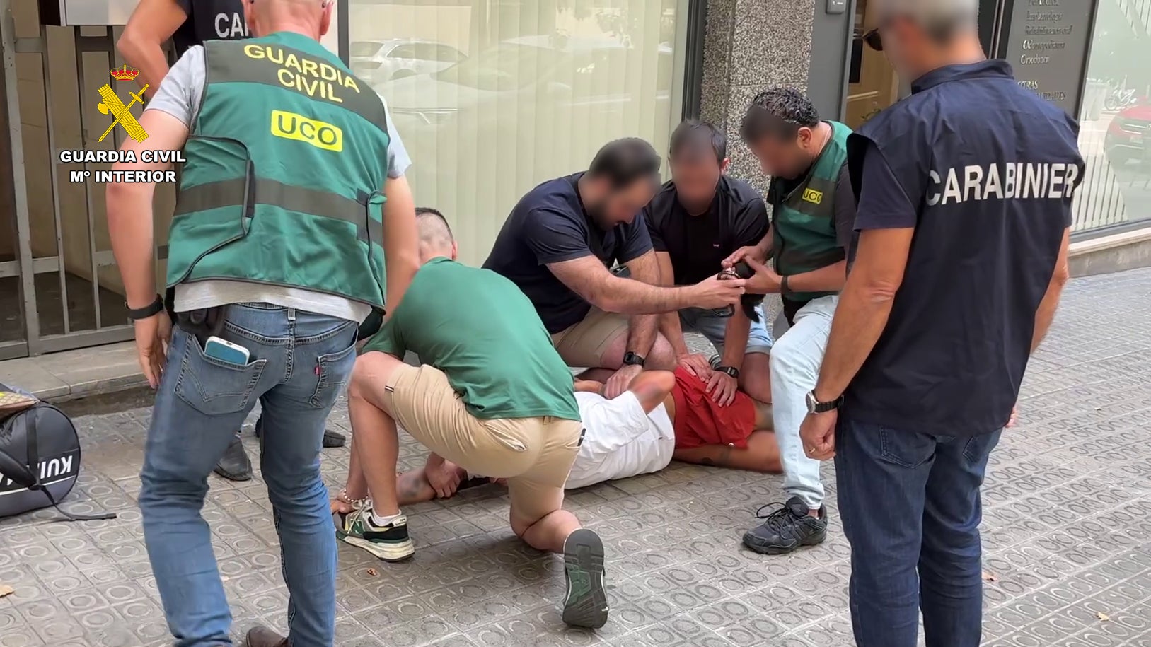 Momento de la detención del líder del clan de narcotráfico italiano que estaba en busca y captura desde 2023 ( Guardia Civil