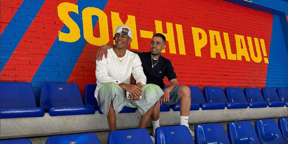 Lamine Yamal, amb el seu pare, Mounir Nasroui al Palau Blaugrana | @hustle_hard_304