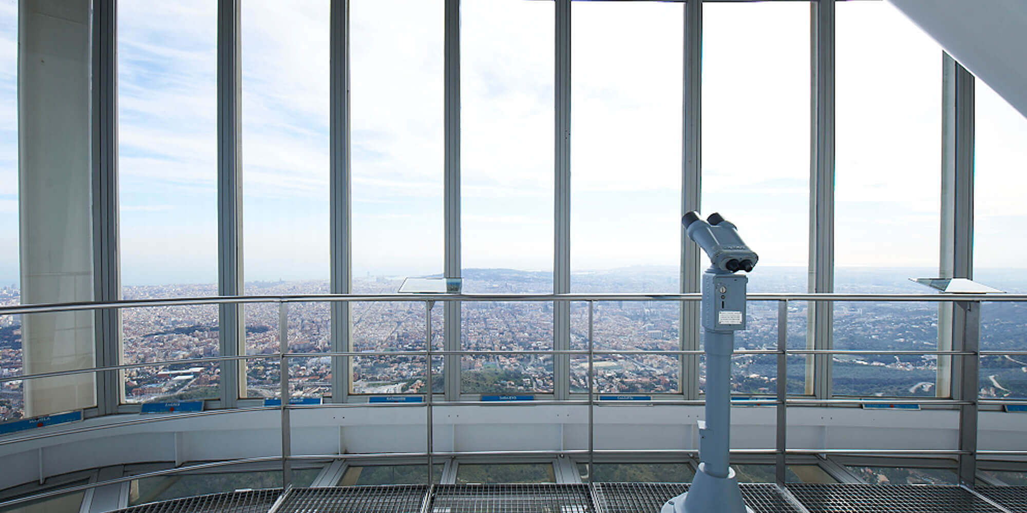 Ya se puede disfrutar de la puesta de sol en el mirador más alto de Barcelona / Torre de Collserola