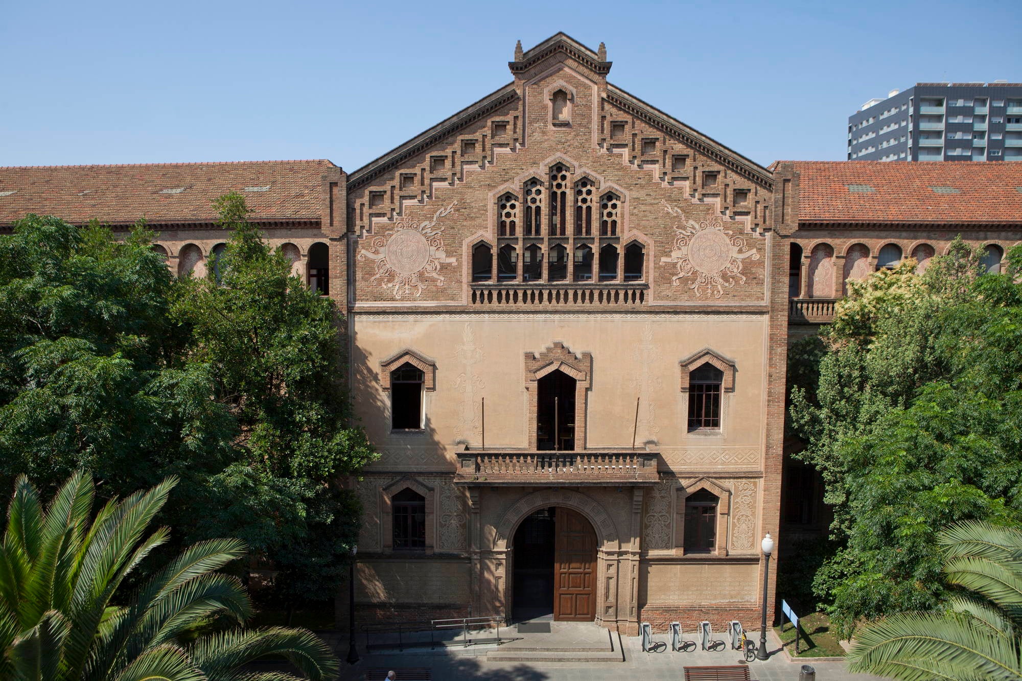 Detalle del recinto de la Escuela Industrial en una imagen de archivo / Eva Guillamet (Diputació de Barcelona)