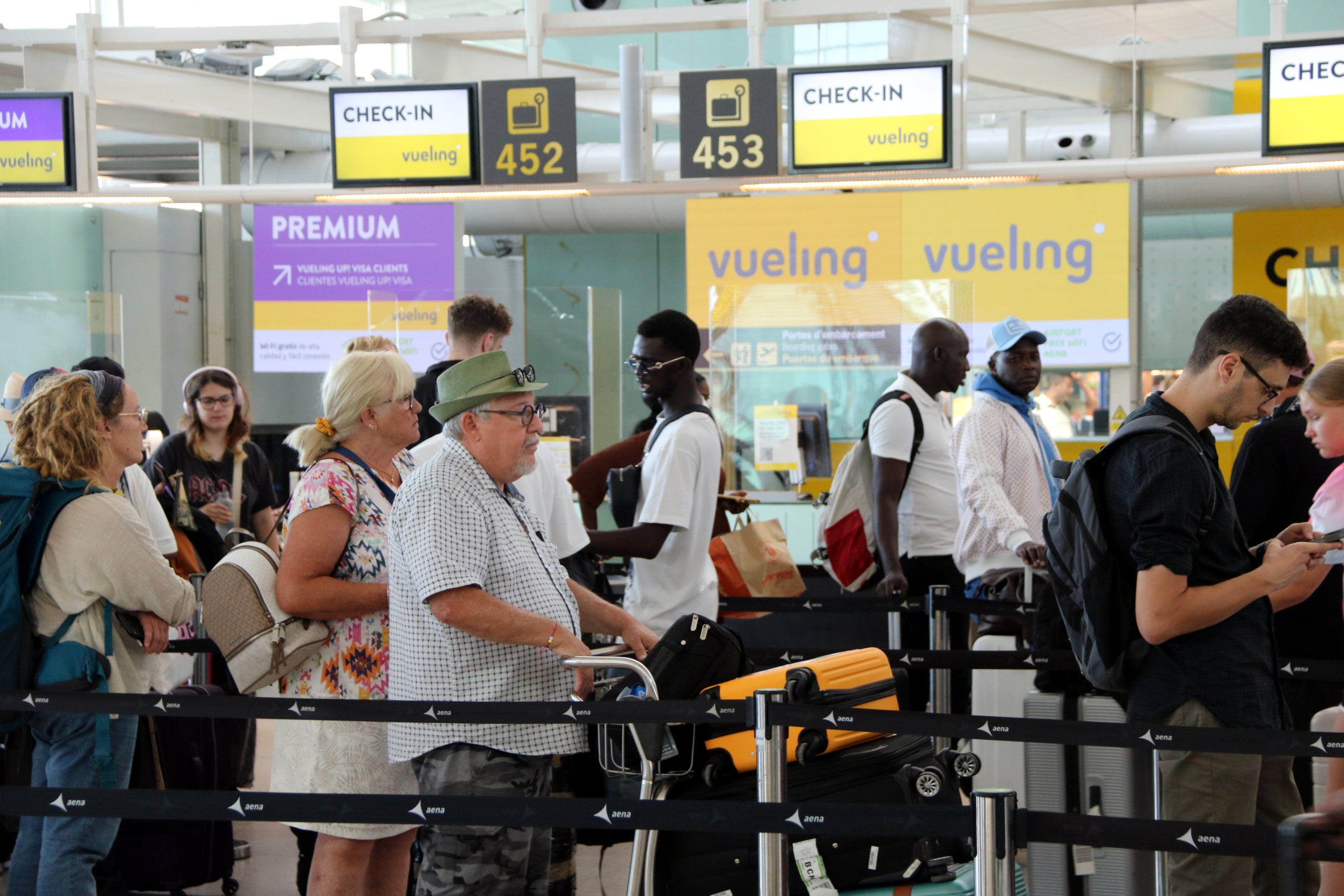 Taulells de facturació de Vueling a l'aeroport del Prat / ACN