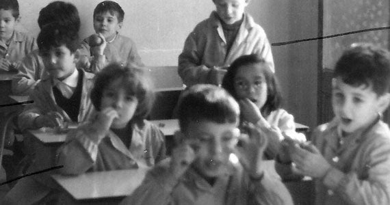 Inicis de l'escola IPSI, que es va fundar a la primera planta de l'edifici de l'antiga Unió Cooperatista Barcelonesa / Escola IPSI