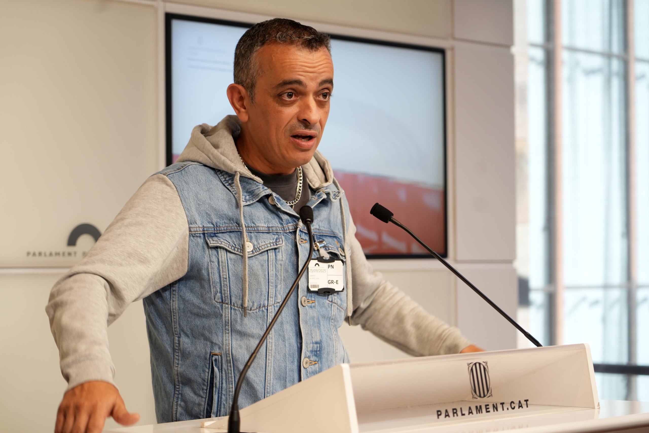El portaveu d'Élite Taxi, Tito Álvarez, en la compareixença al parlament d'aquest dilluns / Marta Sierra (ACN)