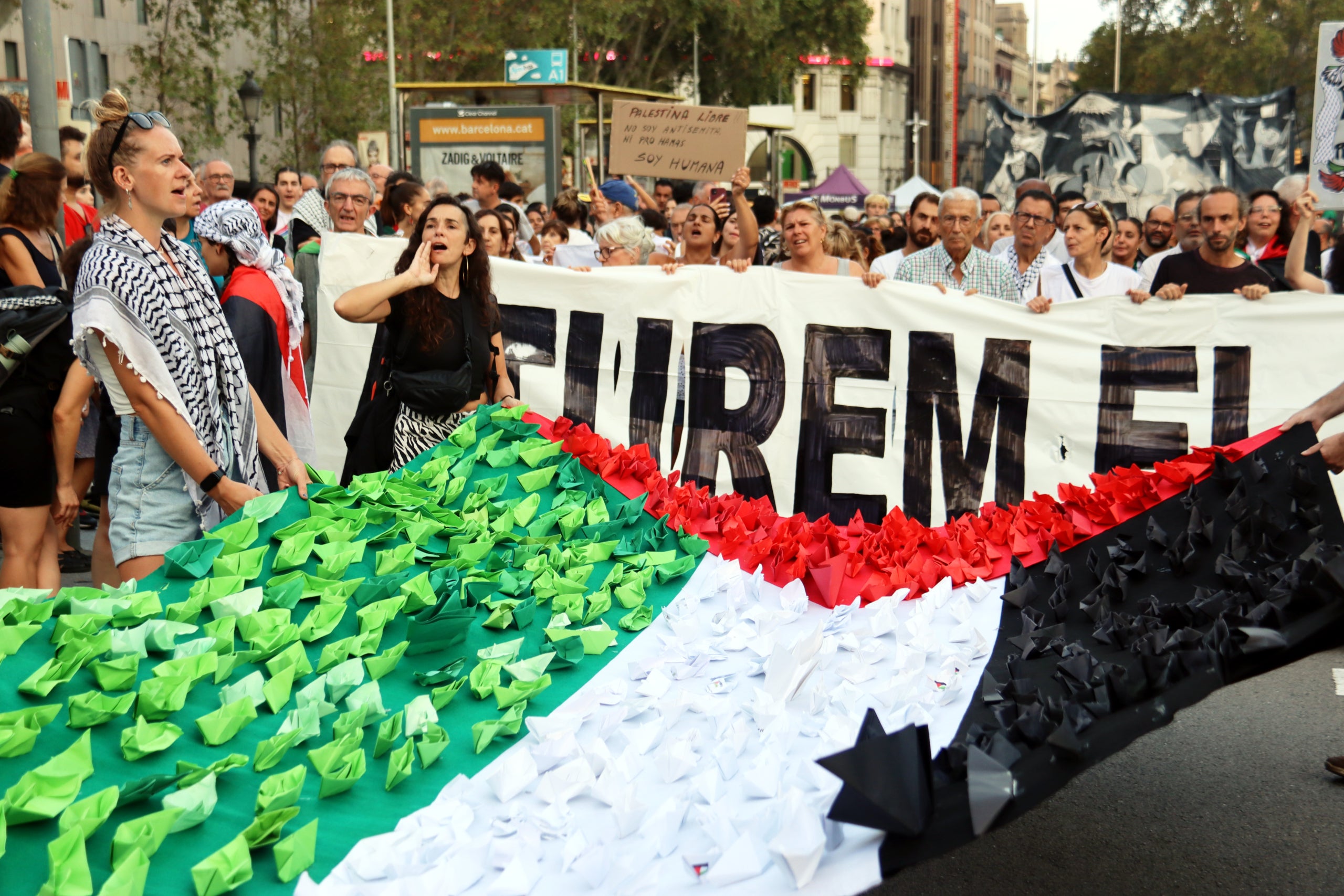 Homenatge a la flotilla que va sortir de Barcelona | | Nazaret Romero (ACN)