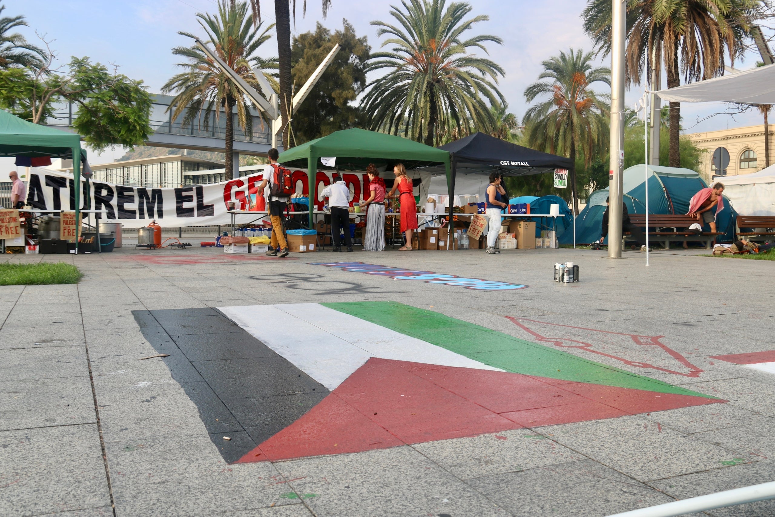 La acampada pro Palestina instalada cerca de Drassanes se prepara para aguantar de manera 'indefinida' ACN
