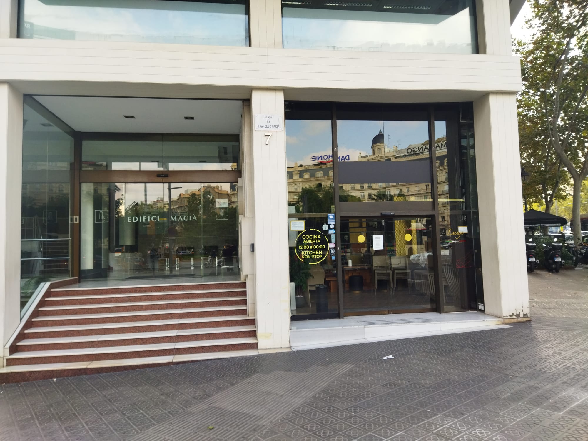 El restaurant Luigi de Francesc Macià que ha tancat / Jordi Subirana