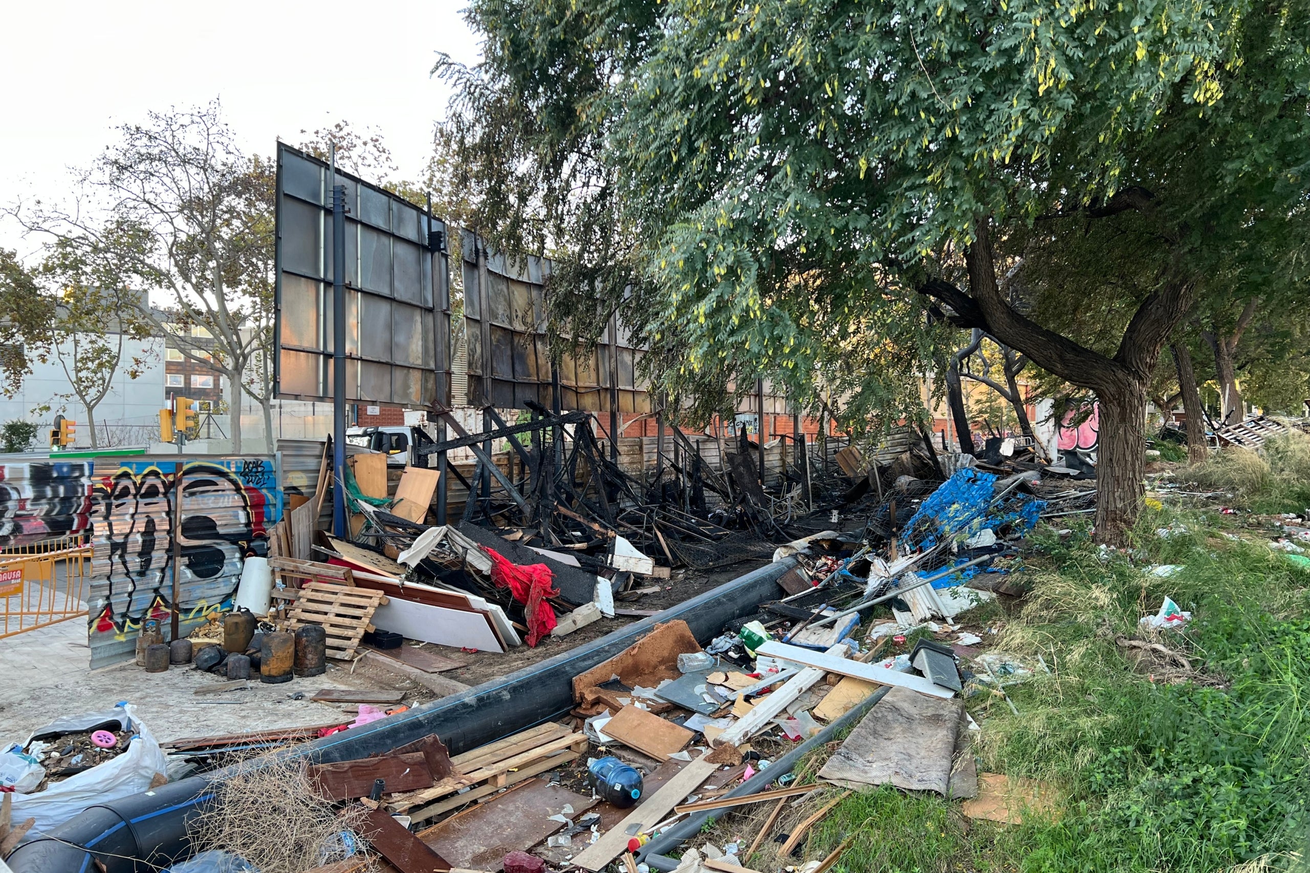 Restes de l'incendi de les barraques del carrer de Bac de Roda / ACN-Norma Vidal
