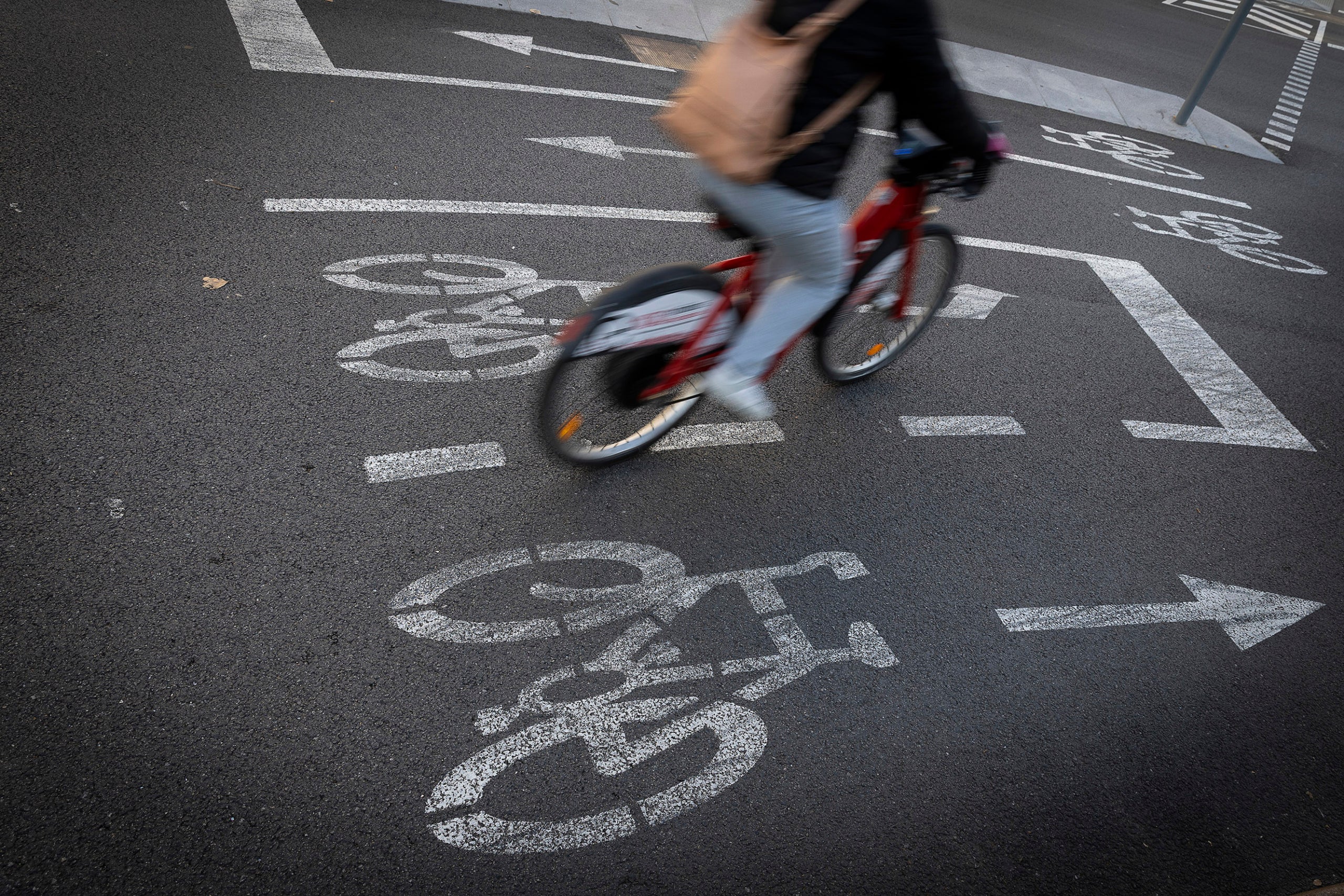 Bicing. Bicicleta en la ciudad. Movilidad.