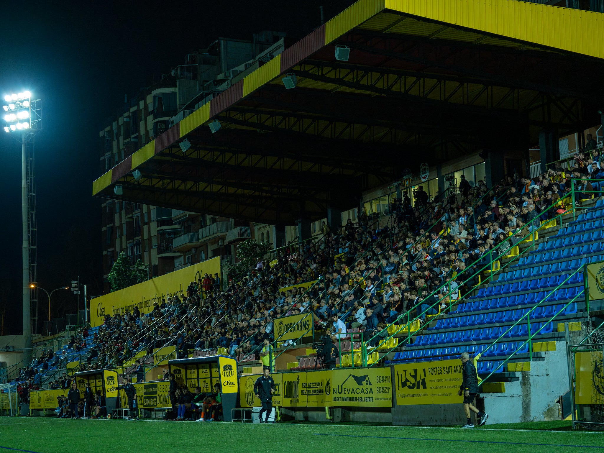 El Narcís Sala de nit en un partit de lliga aquesta temporada | Foto Álvaro Martin – UE Sant Andreu