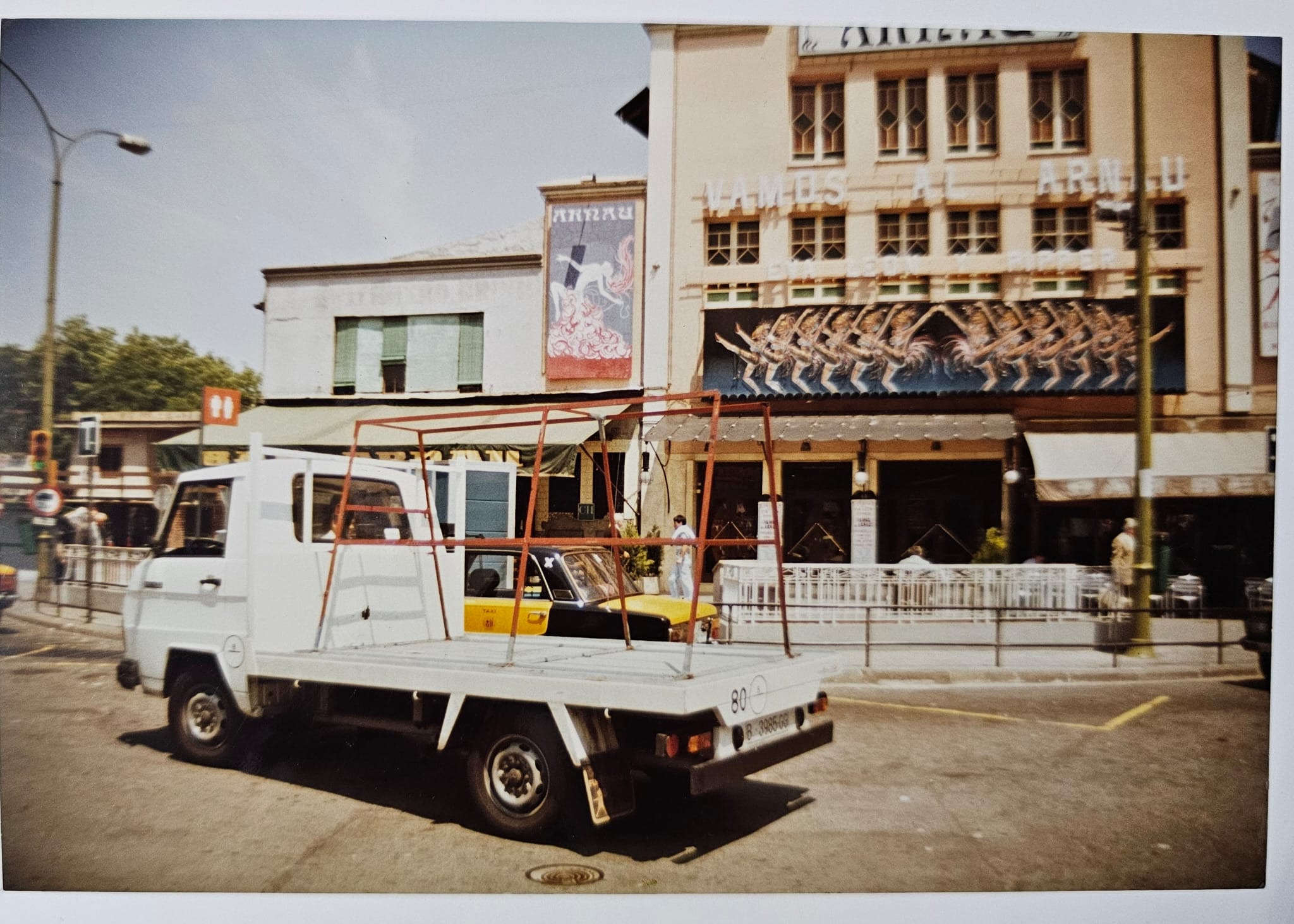 Un dels cartells de pel·lícules i obres de teatre que va pintar l'artista barceloní Lluís Pesarodona, Pessa / Cedida