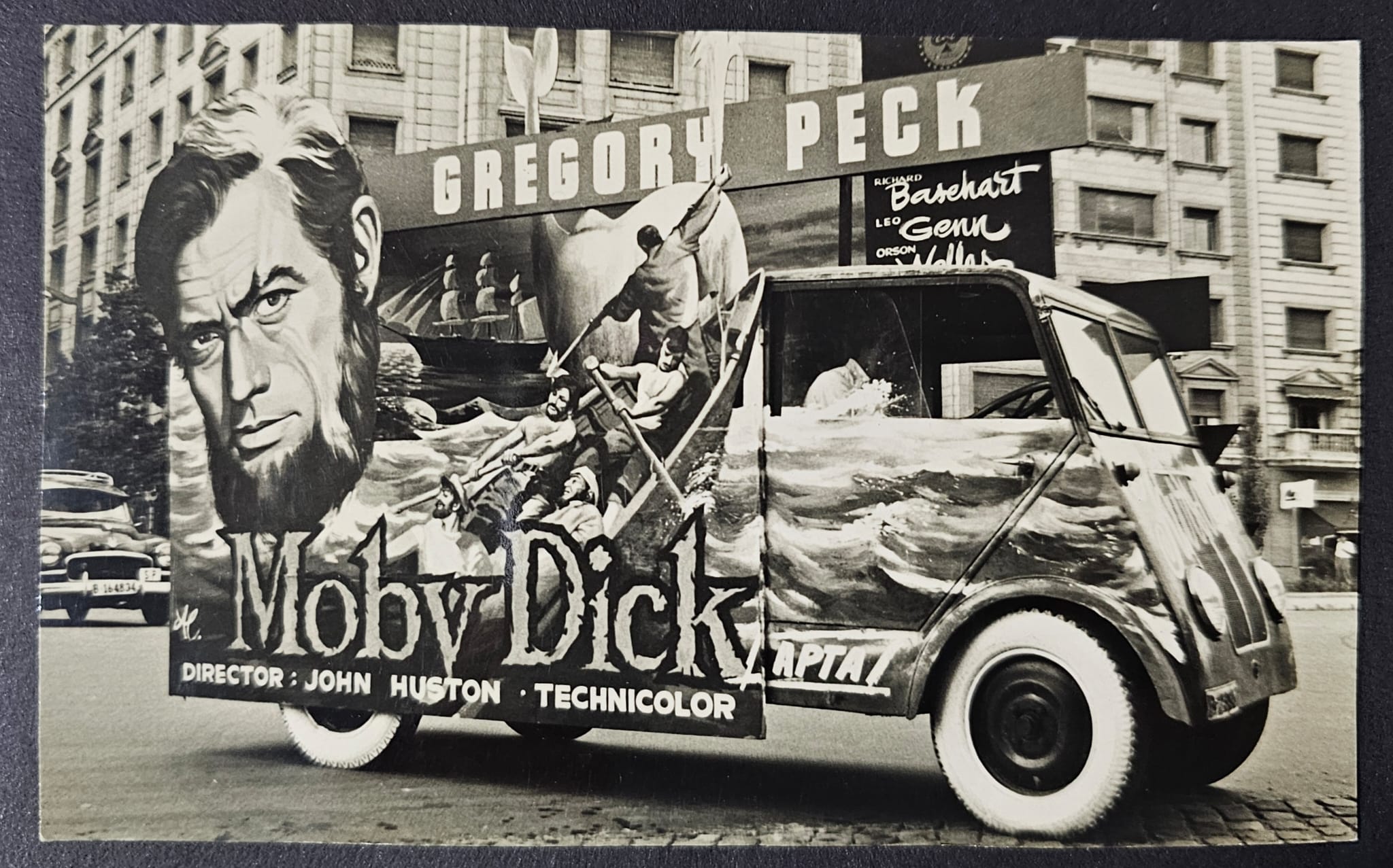 Un dels cartells de pel·lícules i obres de teatre que va pintar l'artista barceloní Lluís Pesarodona, Pessa / Cedida