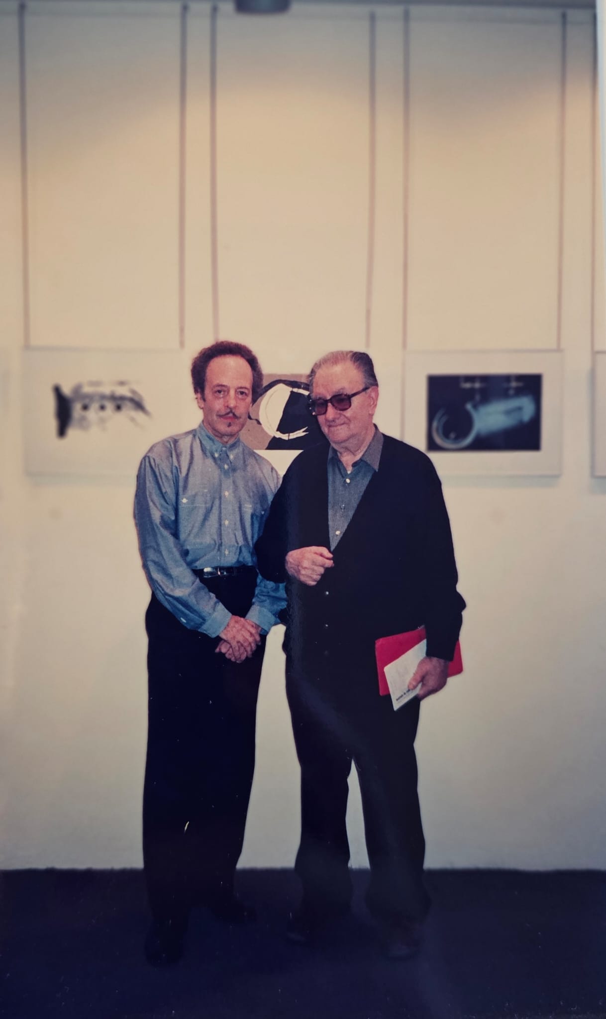 Els artistes Lluís Pesarodona, Pessa, i Joan Brossa en una fotografia d'arxiu / Cedida