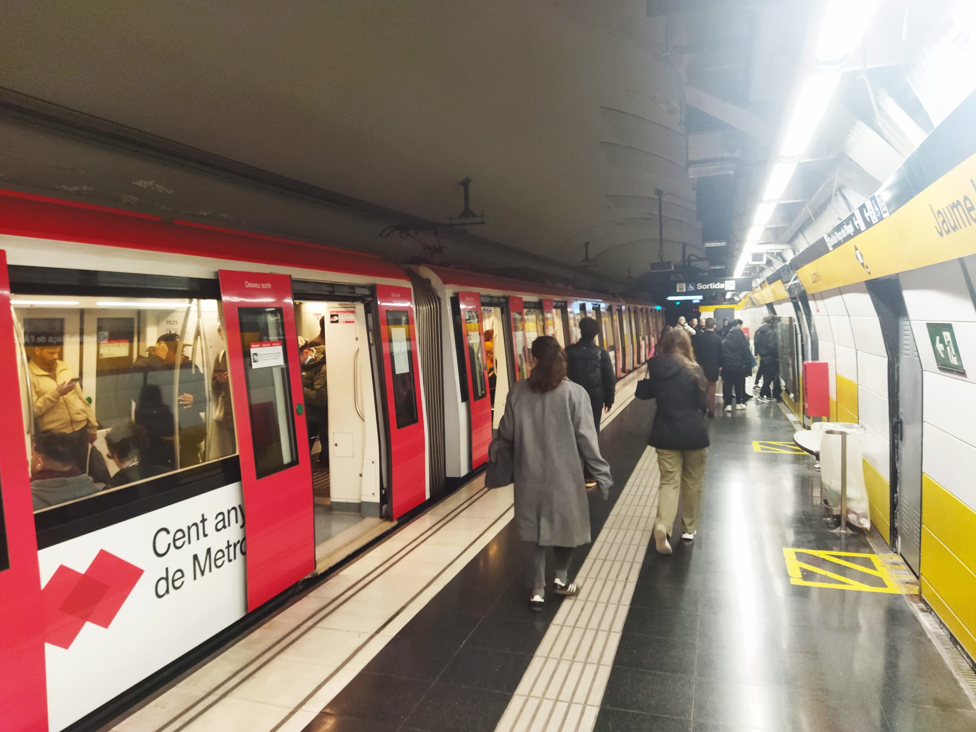 Passatgers a l'estació de Jaume I, aquesta setmana / Jordi Subirana