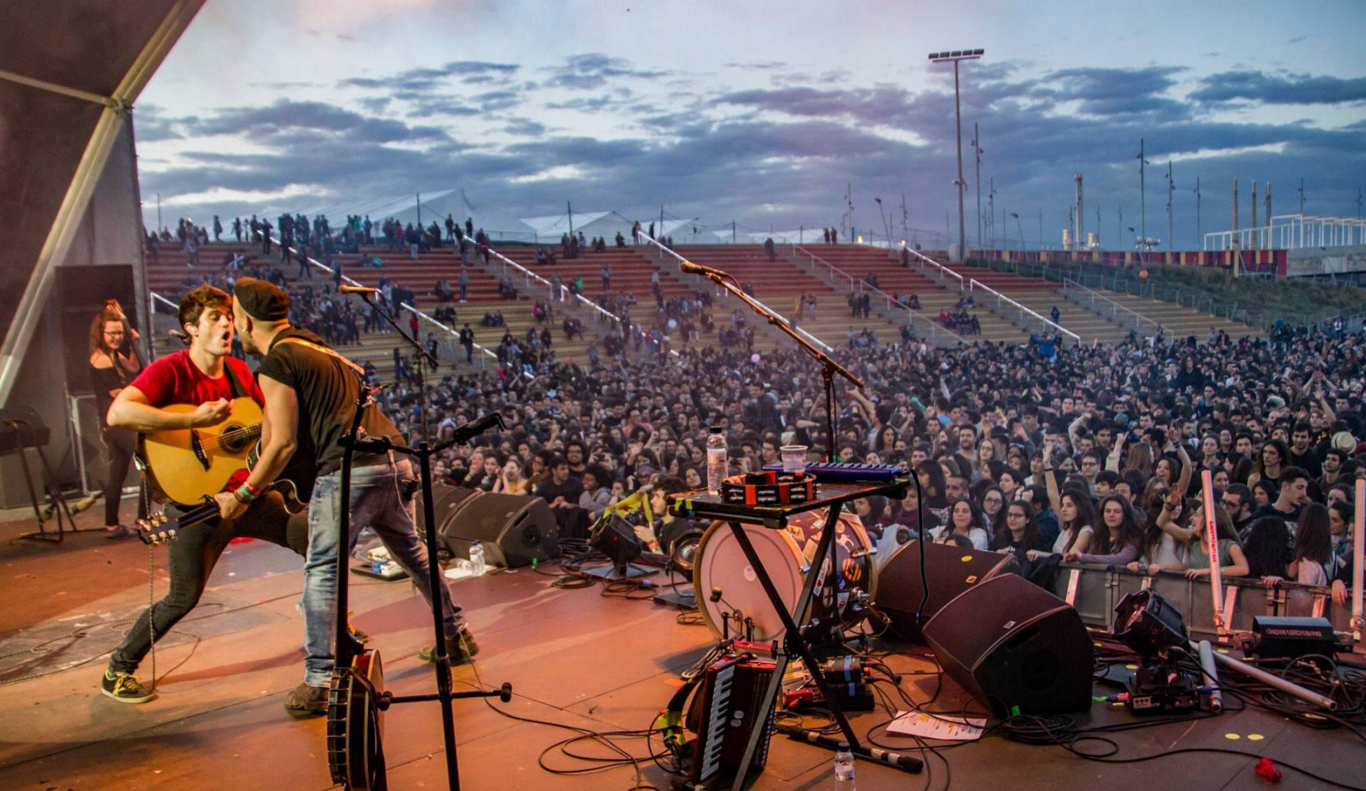 Un concert dels Catarres en una edició de la Telecogresca