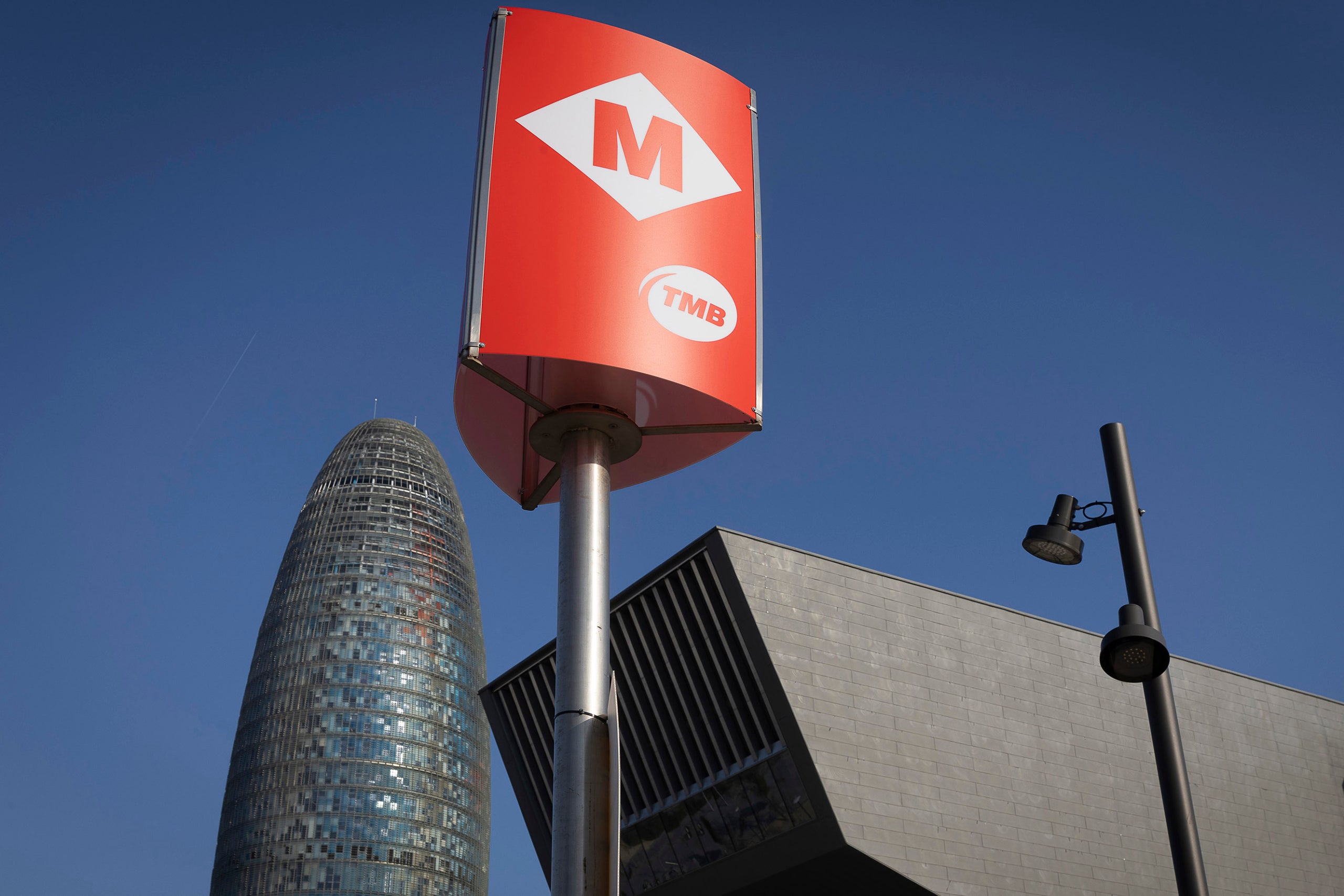 parada de metro estació de metro TMB