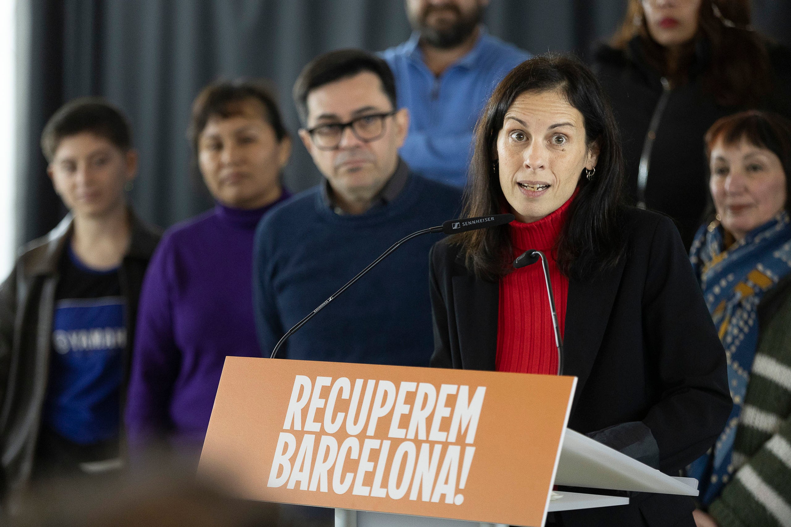 Gerardo Pisarello i Carol Recio, durant l'acte de presentació d'ella com a número 2 / Jordi Play