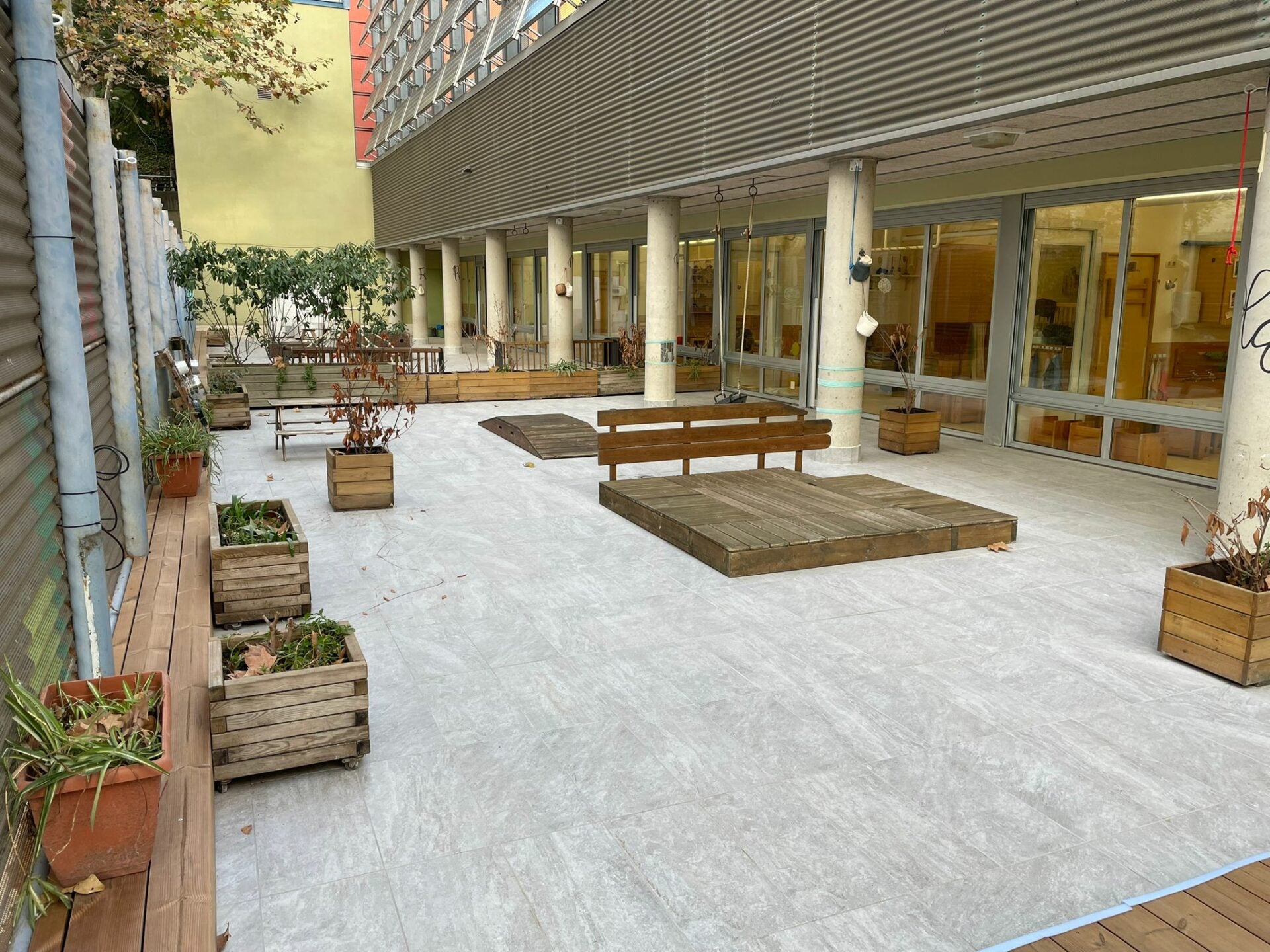 El nuevo patio de una escuela infantil barcelonesa / Ayuntamiento de Barcelona