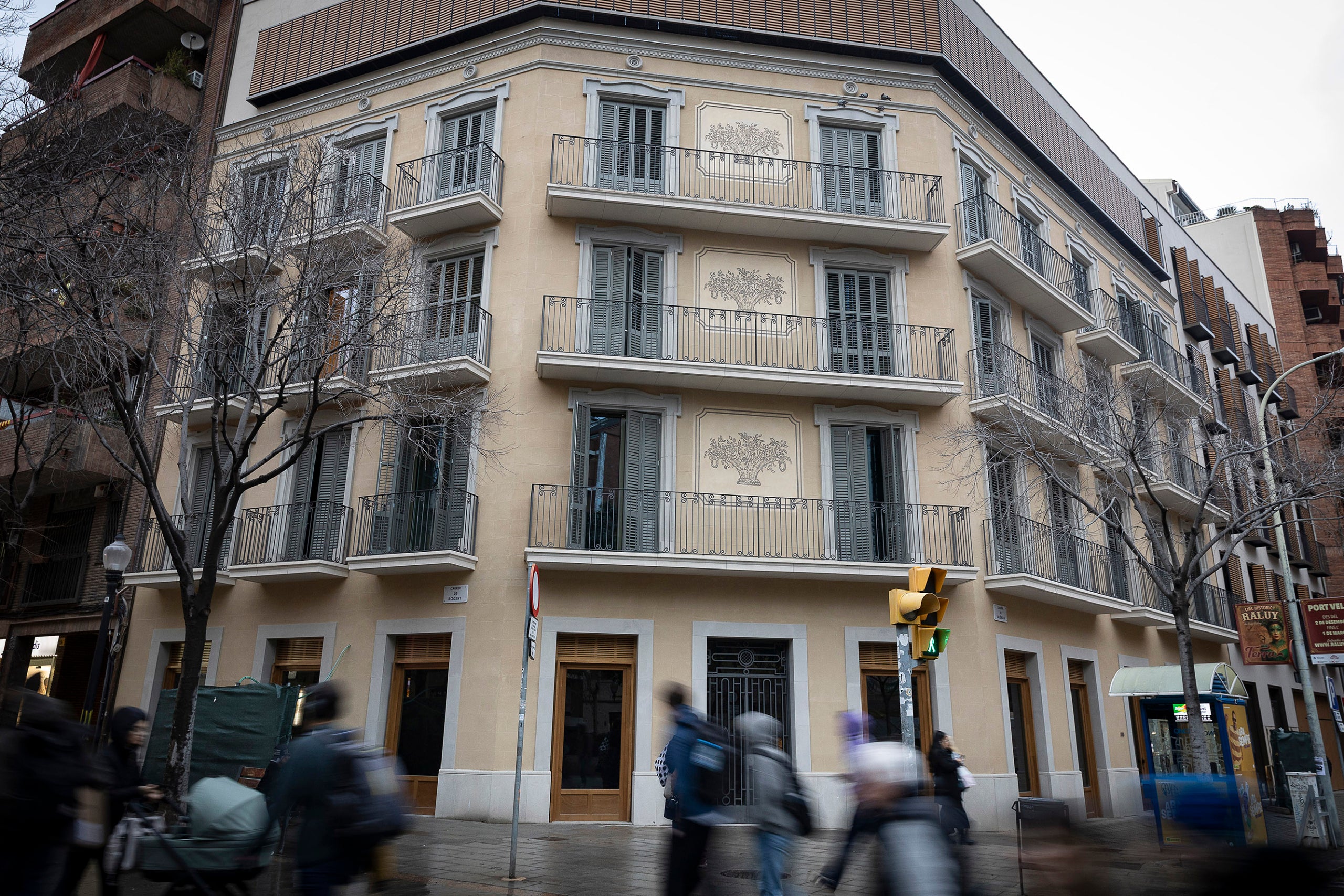 L'edifici de Núñez i Navarro reformat al carrer de Rogent amb València, aquest gener / Jordi Play