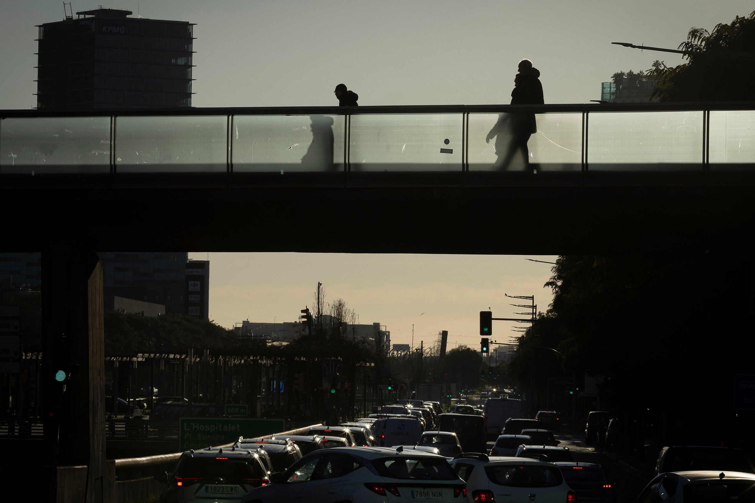 Les fronteres entre els barris al Districte de Sants-Montjuïc: Gran Via de les Corts Catalanes. Plaça Cerdà.
22.01.2026, Barcelona
foto: Jordi Play per a totbarcelona.cat