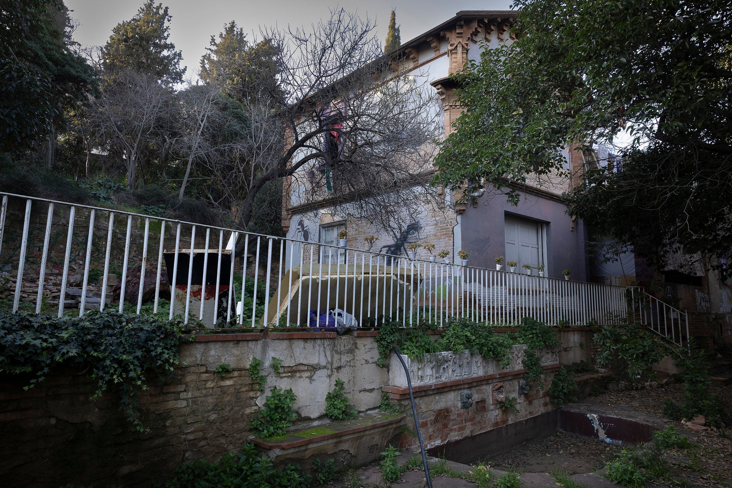 Un dels espais de la Selva, la finca modernista que la Font d'en Fargues reclama com a espai verd per evitar que acabi convertit en un geriàtric / Jordi Play 