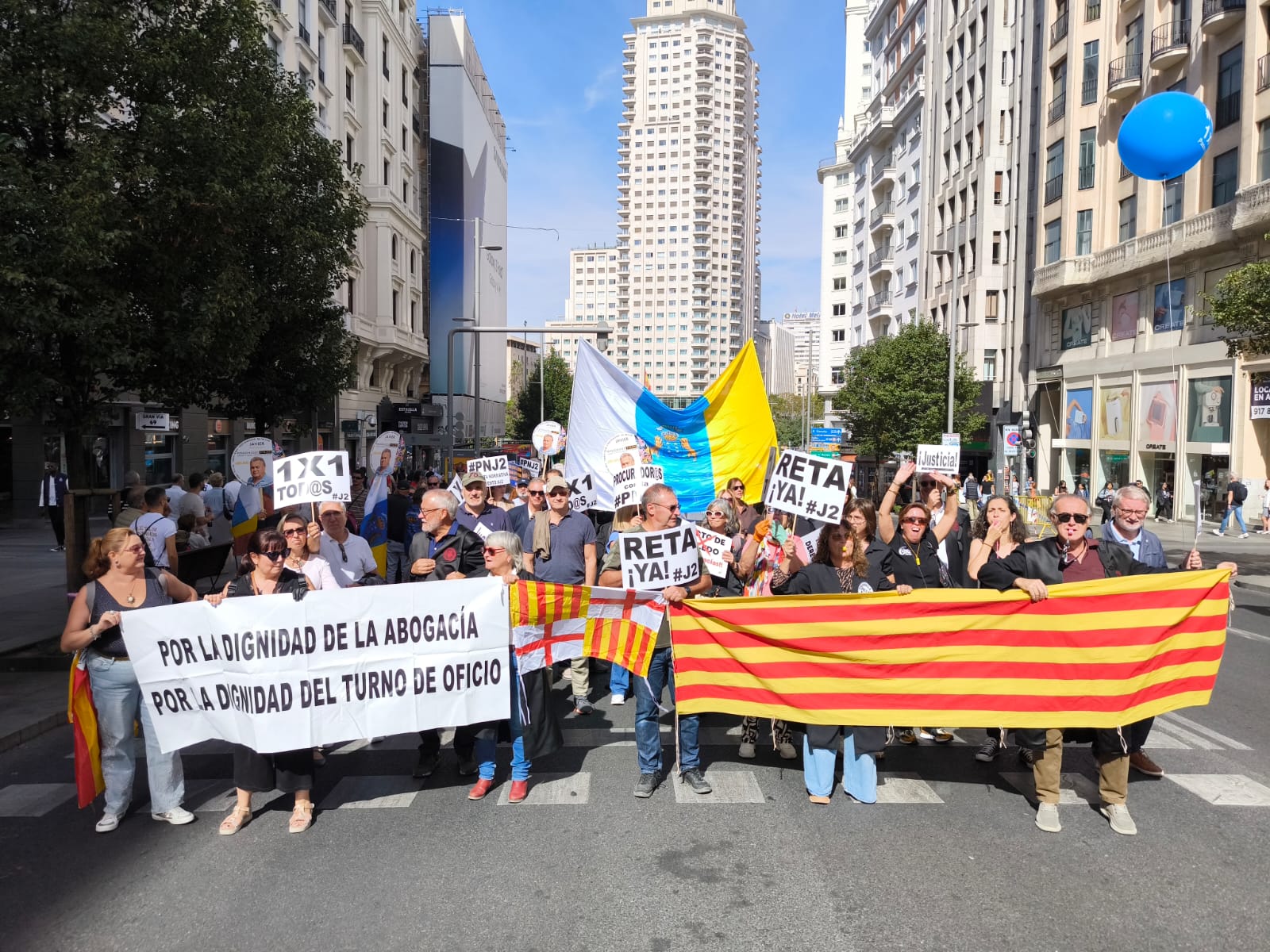 Manifestació dels diferents col·lectius afectats per les pensions, com els arquitectes i els advocats, a finals de setembre a Madrid / Isabel Rabell (Cedida)
