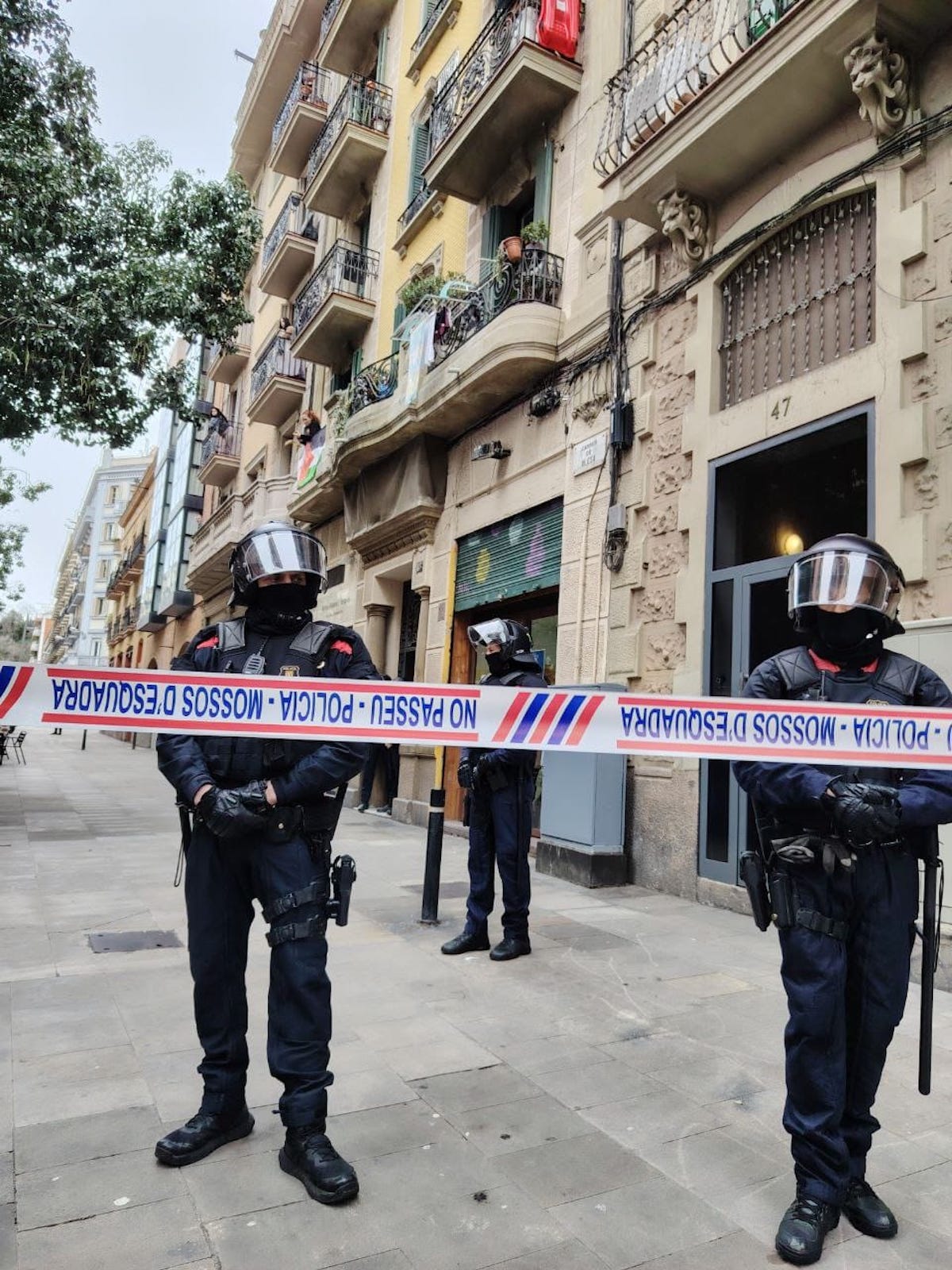 Desnonament d'una família vulnerable sense alternativa al Poble-sec / Sindicat de Barri del Poble-sec