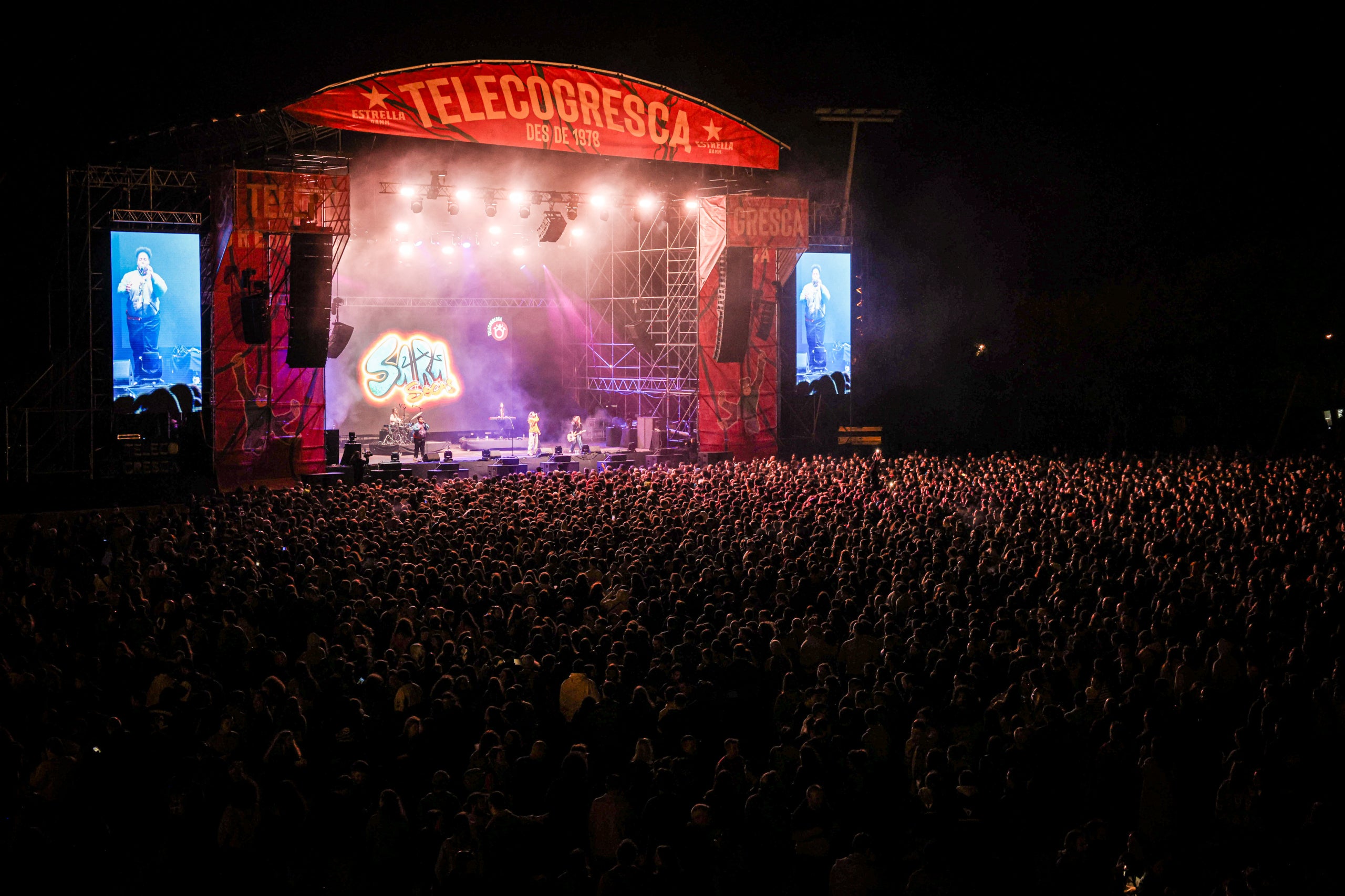 Concert de Sara Socas al Parc del Fòrum durant el festival Telecogresca
| Jordi Borràs (ACN)