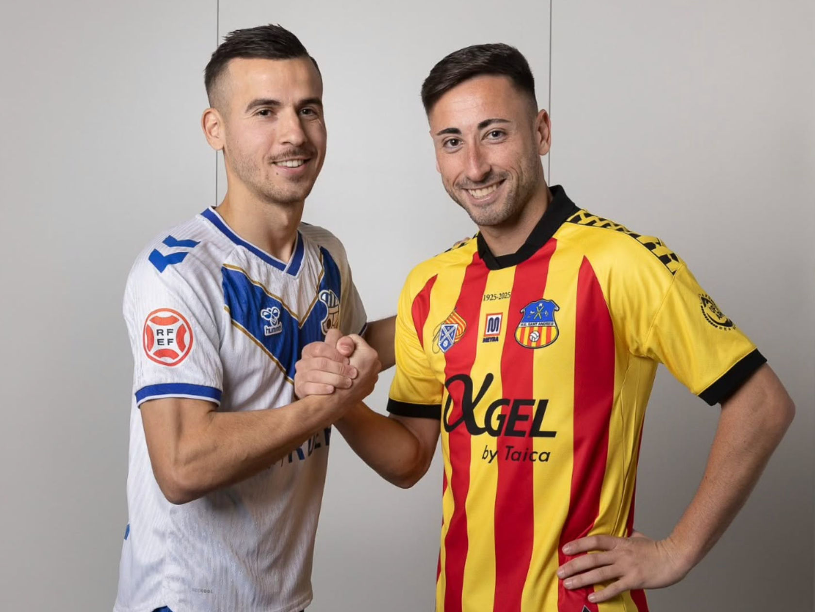 Jordi Cano, davanter de l’Europa, i Alberto García, capità del Sant Andreu