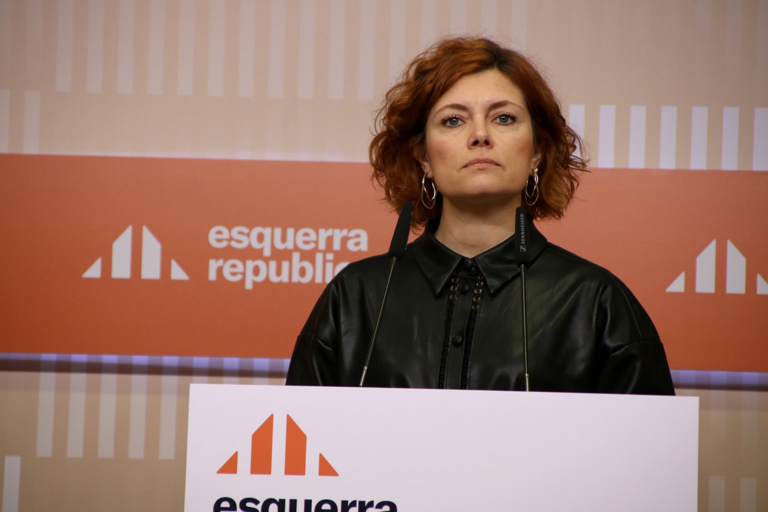 La secretària general d'ERC, Elisenda Alamany, en roda de premsa a la seu del partit / ACN