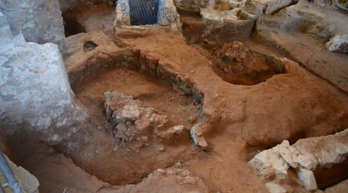Restes dels forns medievals trobats durant la construcció  del CAP Raval Nord / Ajuntament de Barcelona