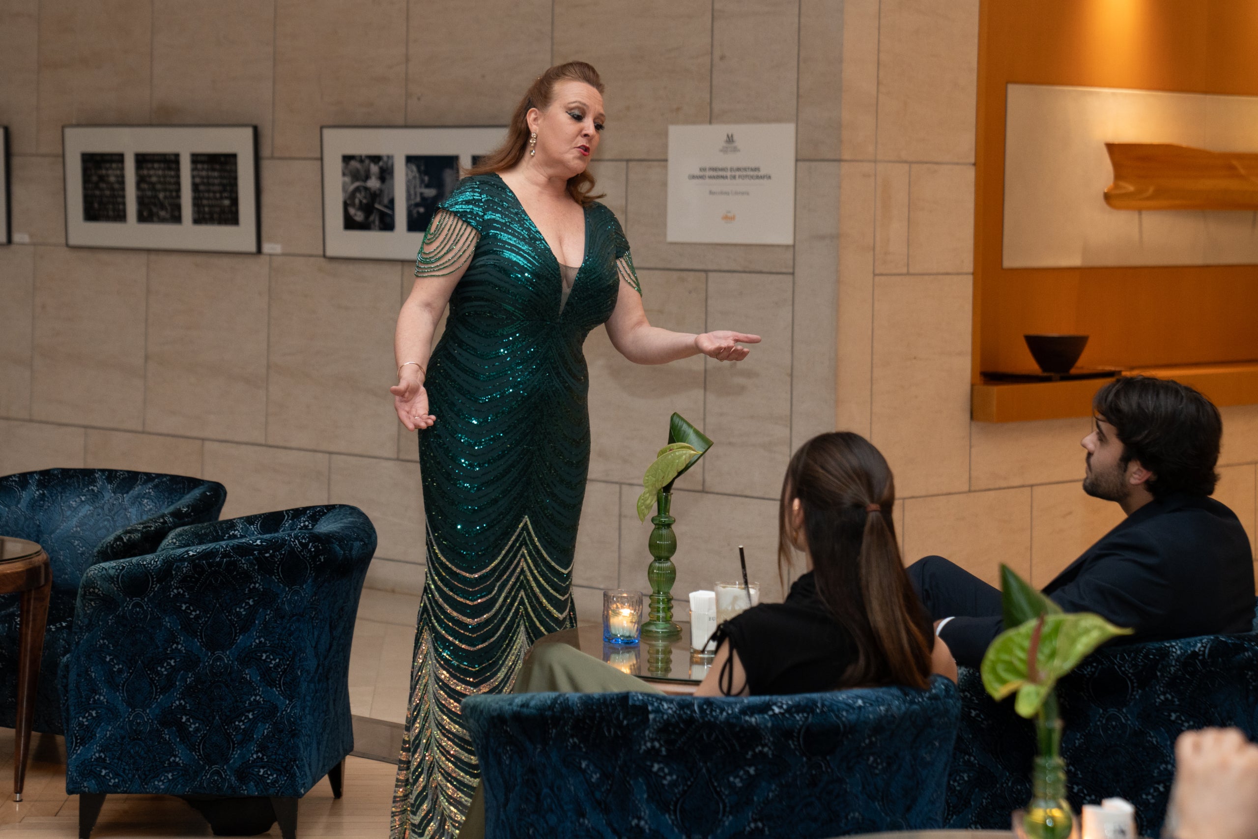 el The Corner Cocktail Bar se transforma cada sábado a las 20.30 h en un escenario íntimo donde la lírica y la coctelería se fusionan