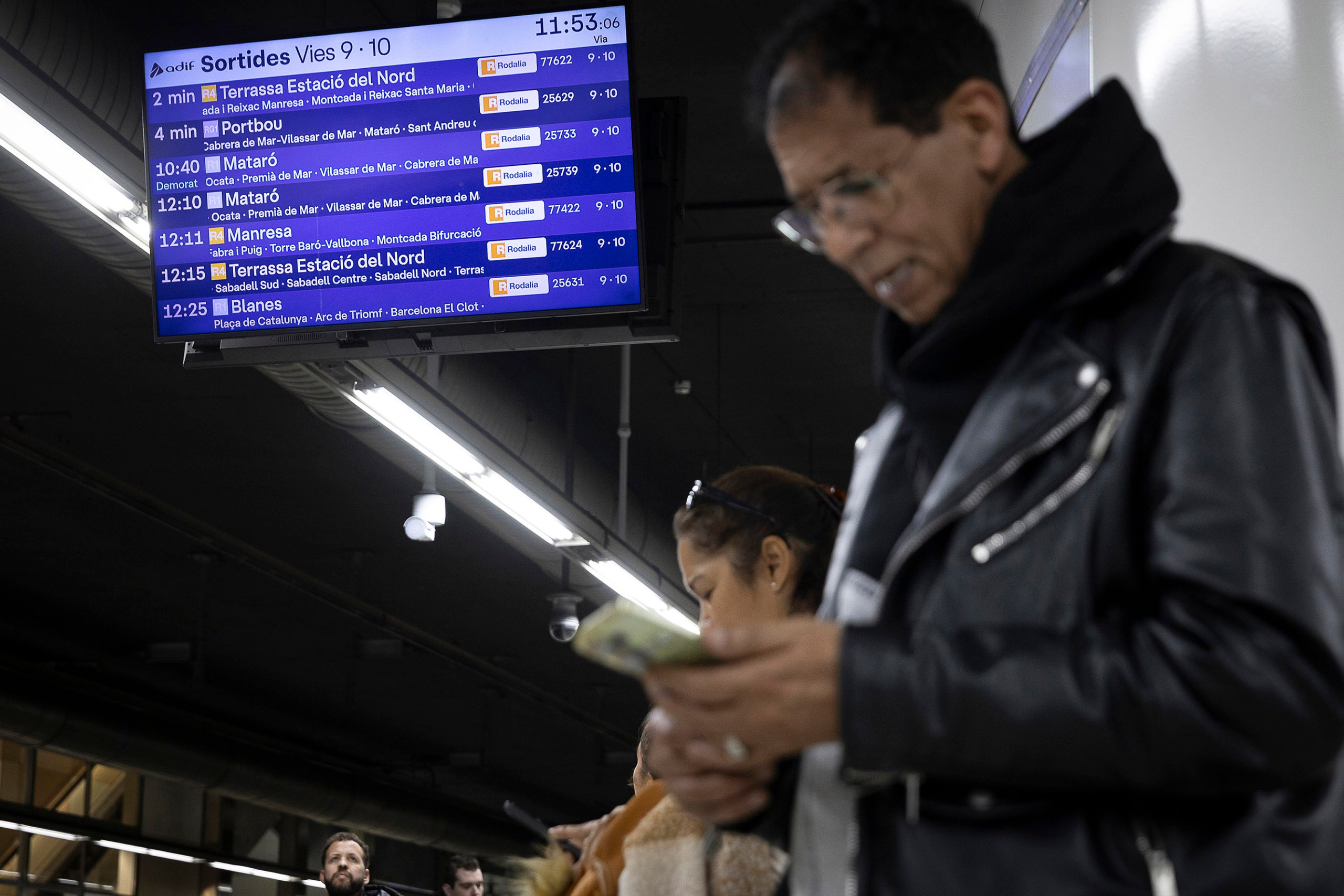 passatgers trens, servei públic transport