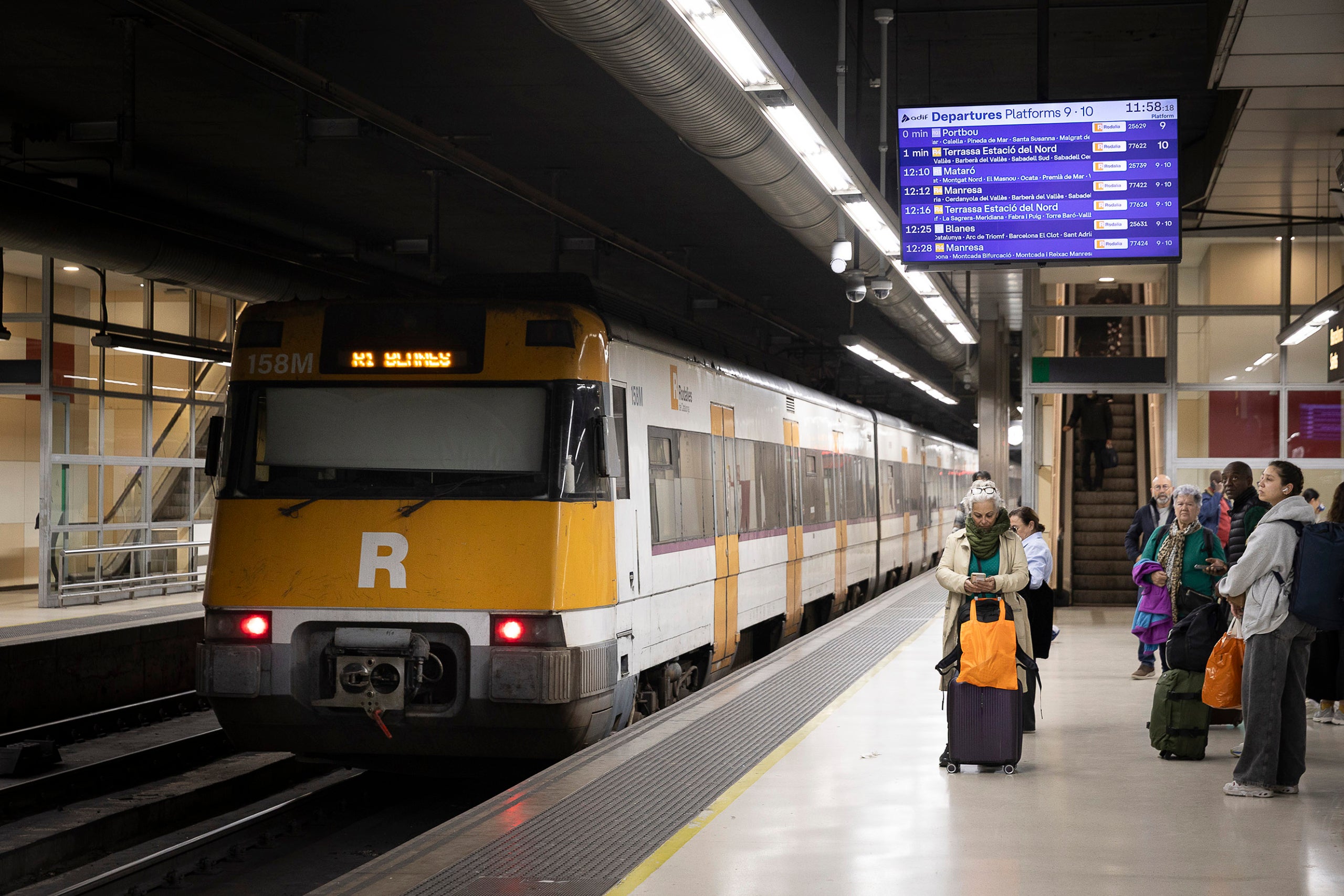 Trens de Rodalies a l'estació de Barcelona Sants.
18.02.2026, Barcelona

foto: Jordi Play per a totbarcelona.cat