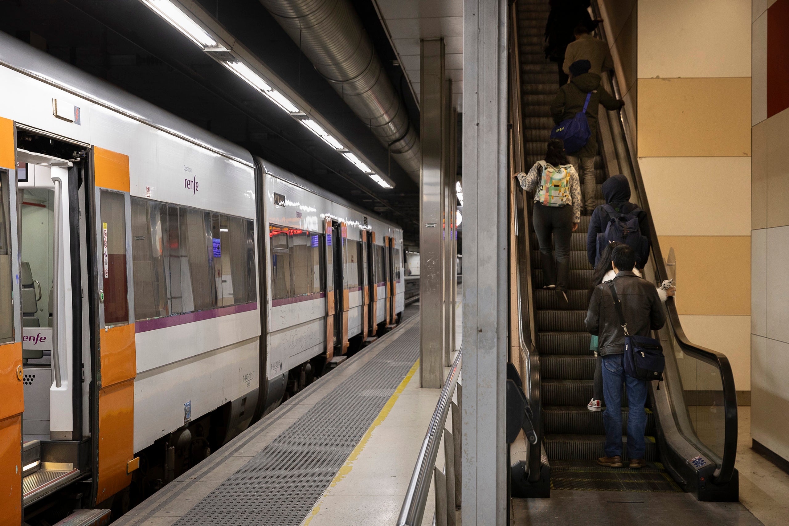Trens de Rodalies a l'estació de Barcelona Sants.
18.02.2026, Barcelona

foto: Jordi Play per a totbarcelona.cat