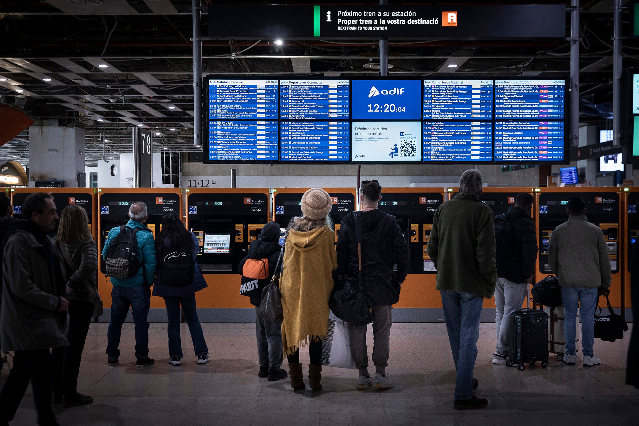 passatgers trens, servei públic transport, Adif