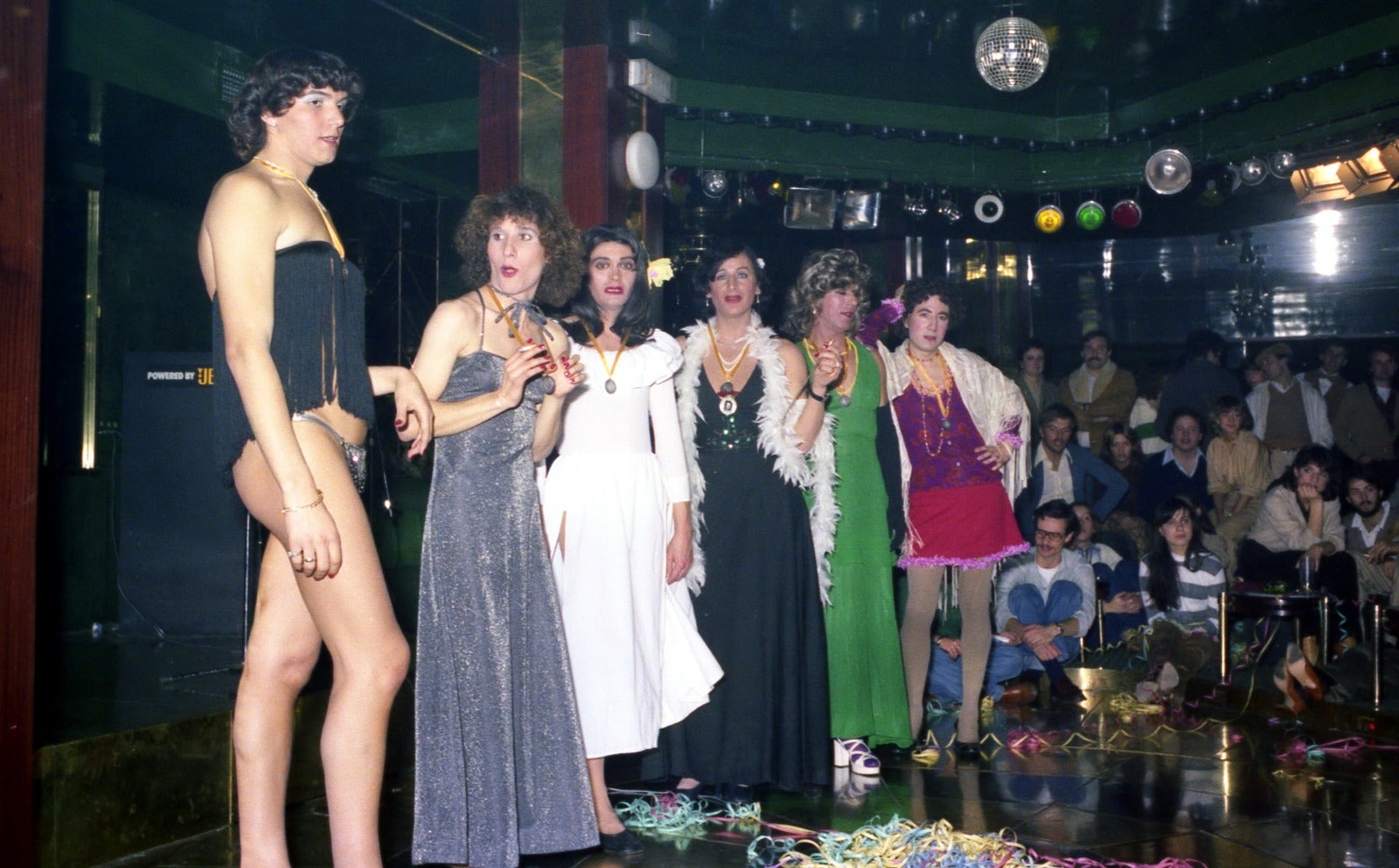 Fotografies de la vida nocturna barcelonina entre els anys setanta i vuitanta / Jose Gonzalvo Vivas