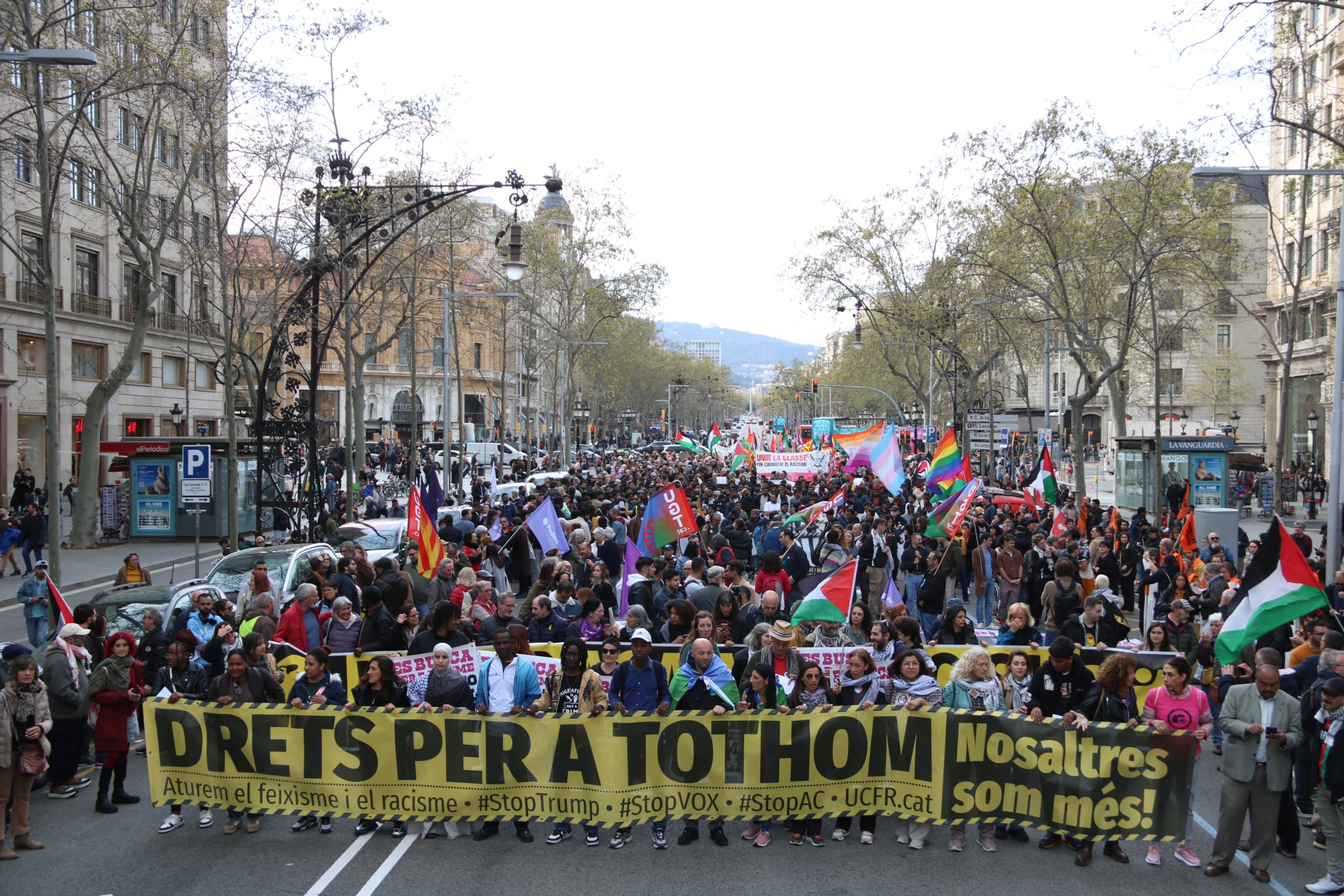 Manifestants contra el racisme i el feixisme, aquesta tarda a Barcelona / ACN-Bernat Vilaró