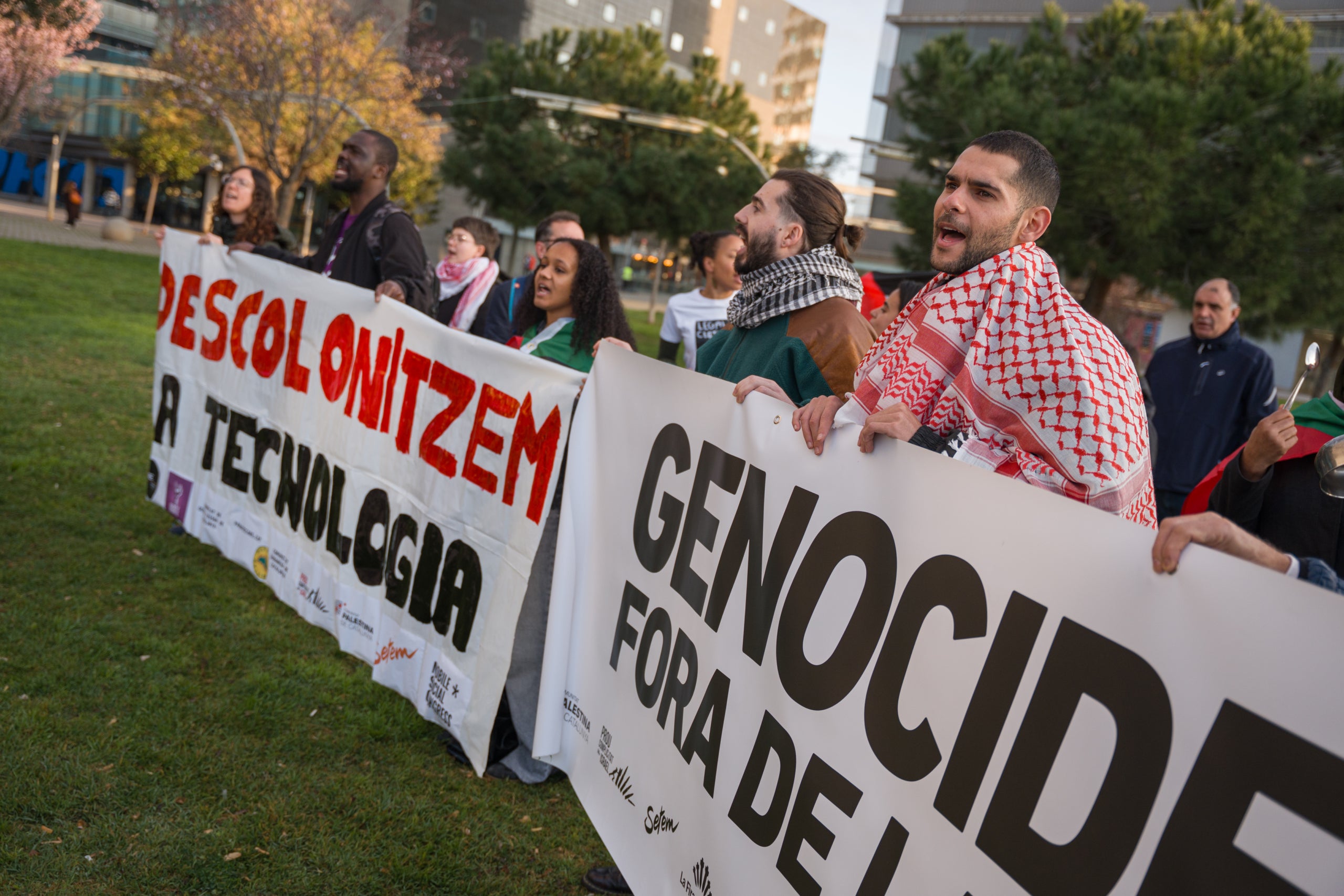 Protesta a les portes del MWC. | Marc Font (ACN)