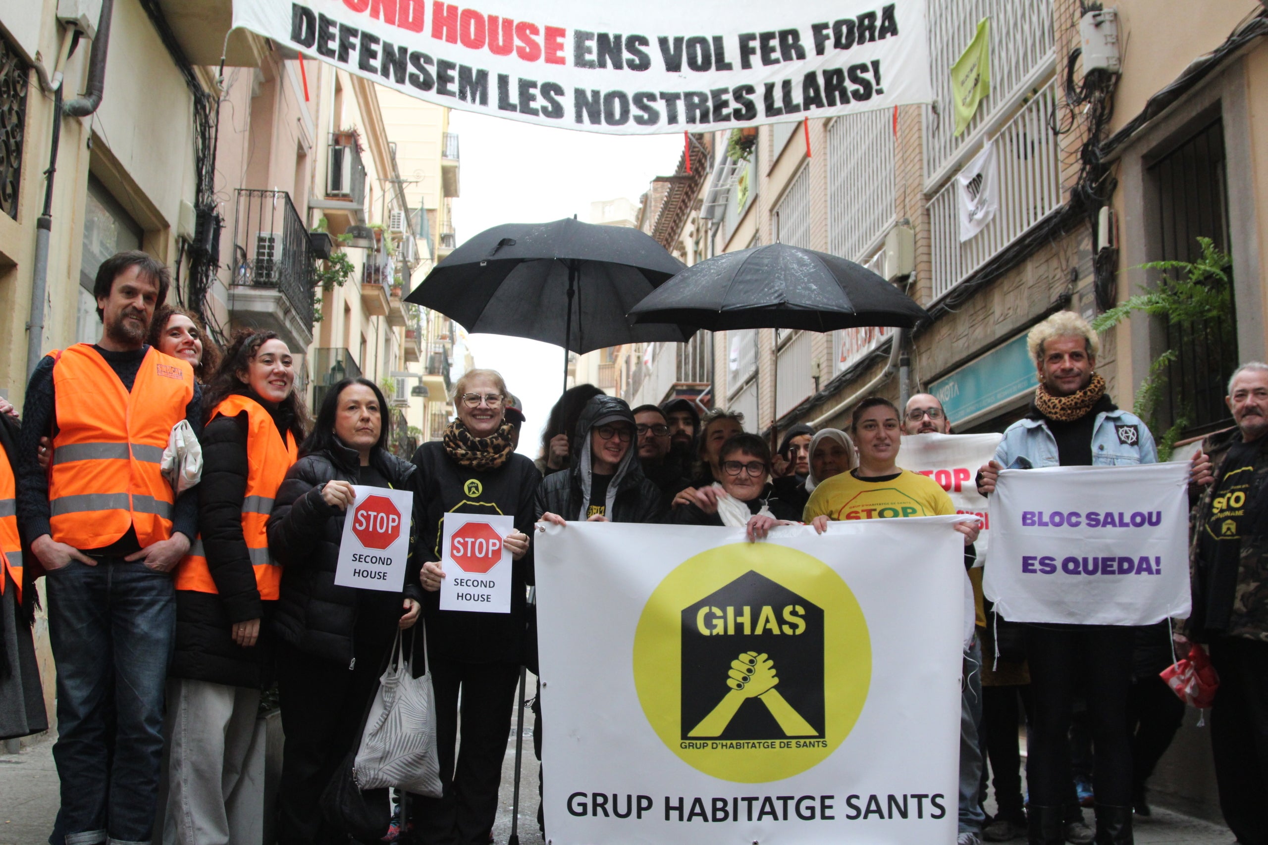Veïns de tres edificis comprats per Second House es planten per evitar l'expulsió de llogaters / A.R.