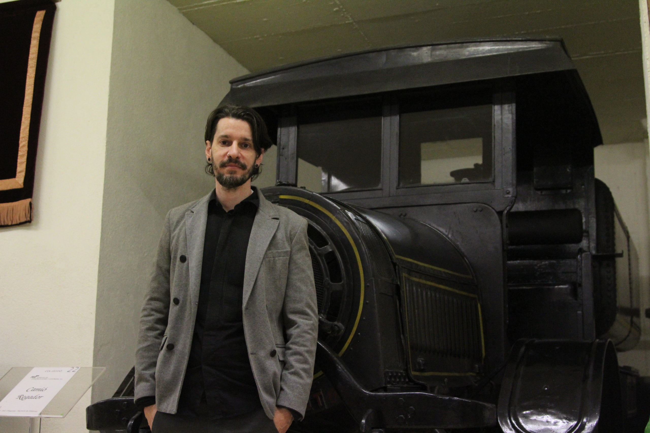 En Jaume Pérez, guardià i encarregat del Museu de Carruatges que FCC té a la Vall d'Hebron / A.R.