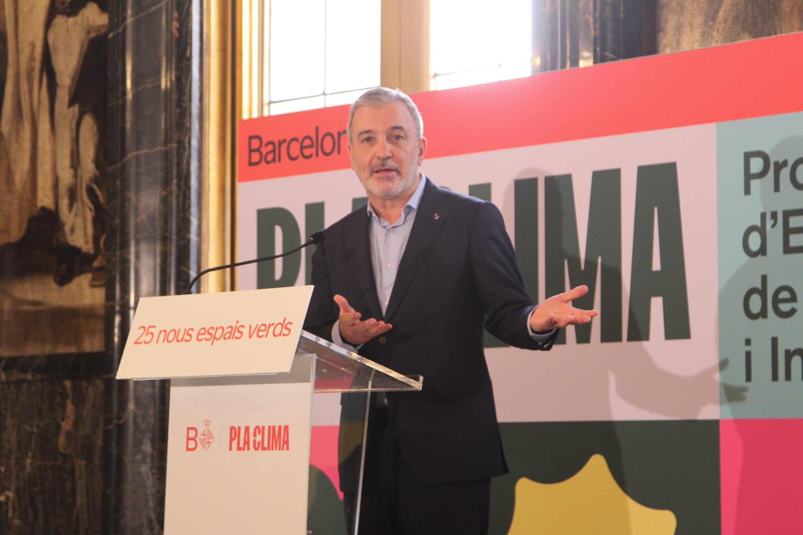 L'alcalde Jaume Collboni durant la presentació de la vintena de nous espais verds impulsats per l'Ajuntament / A.R.