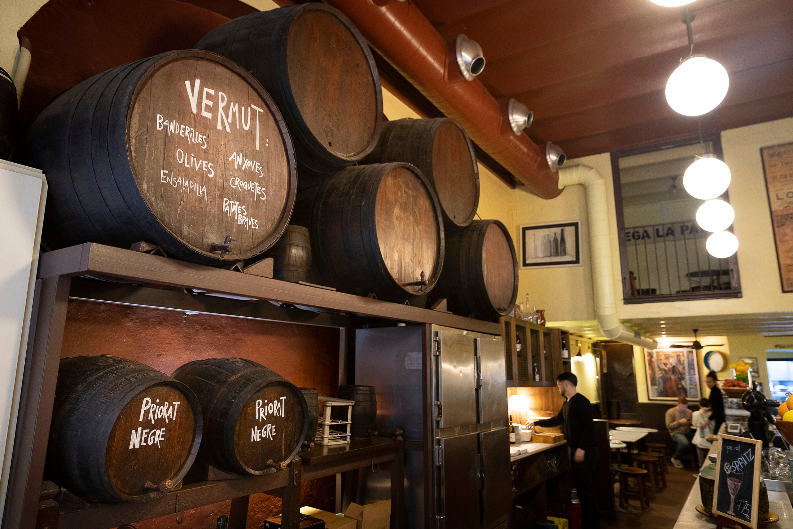 Bodega la Palma, al barri Gòtic, en risc de supervivència / Jordi Play