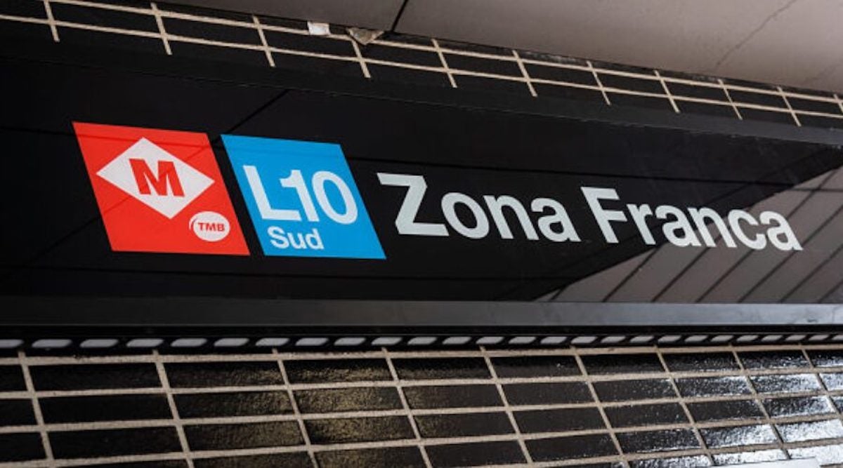 Un rètol de l'L10 Sud, una línia que estarà tallada per Setmana Santa / TMB