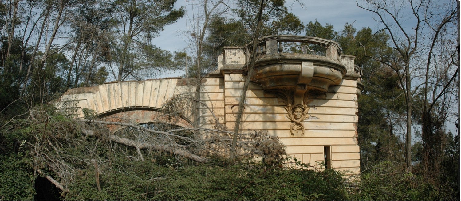 El mirador de l'antic casino de l'Arrabassada, a Collserola / Wikimedia-Josep Renalias