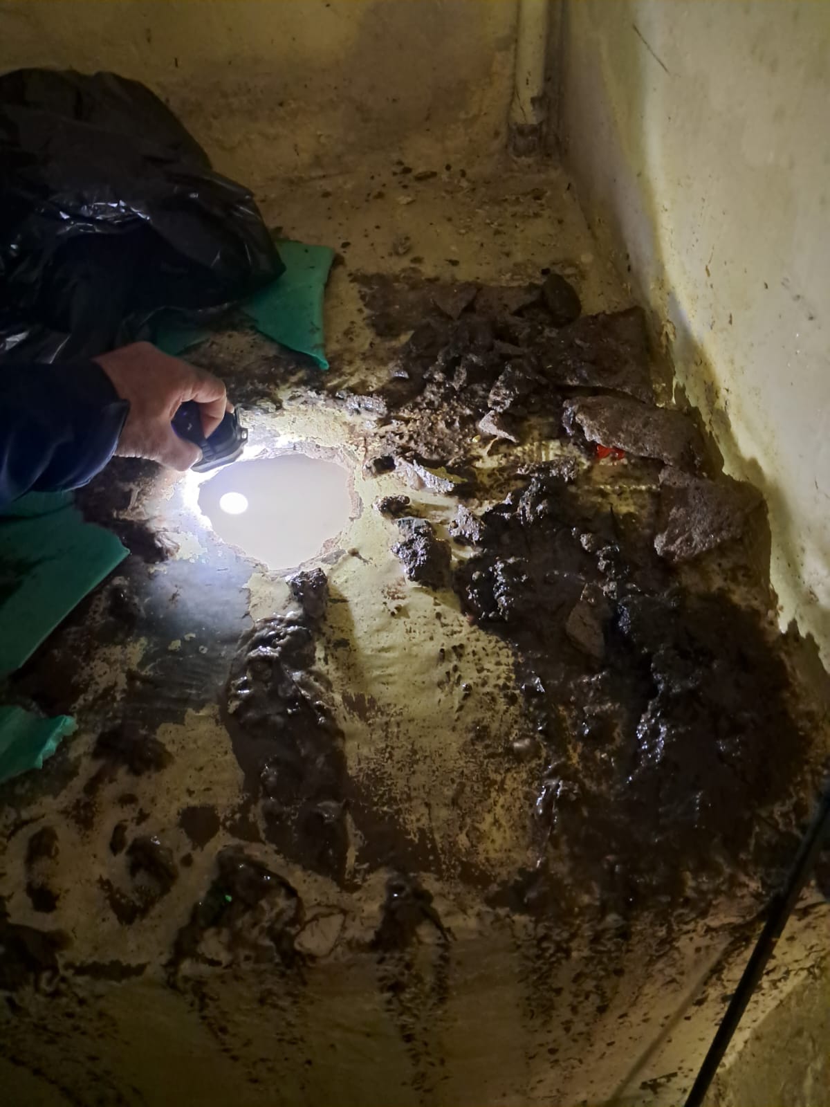 L'institut Joan Brossa d'Horta - Guinardó ha patit recentment dues inundacions d'aigües fecals que van obligar a evacuar el centre / Cedides