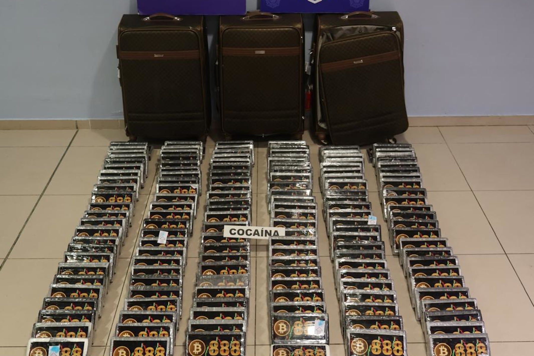 Droga intervenida en el aeropuerto del Prat / Policía Nacional