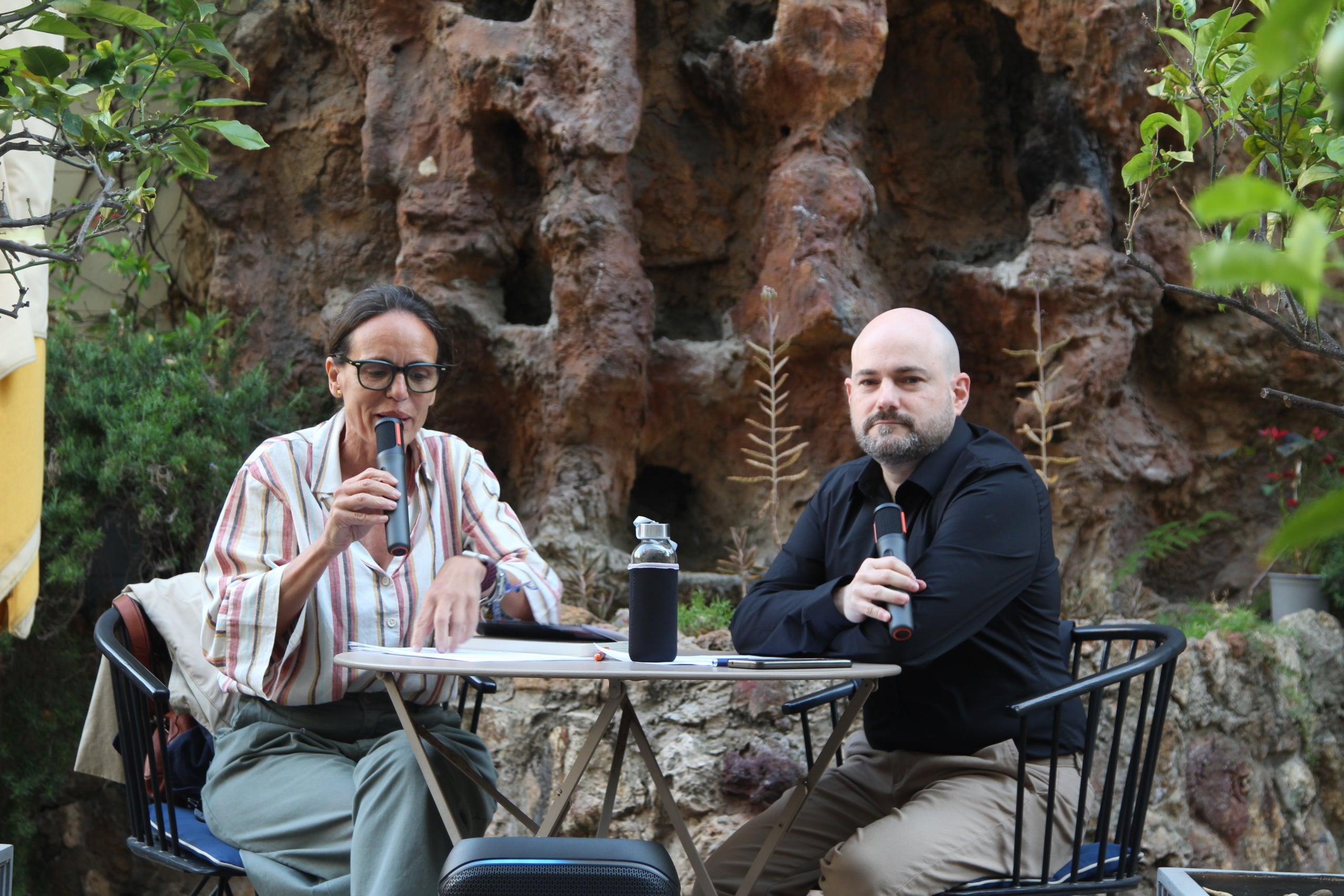 Presentació del llibre 'Històries de Barcelona', de David Martínez, a la Casa Climent Asols amb la historiadora de l'art Beli Artigas / A.R.