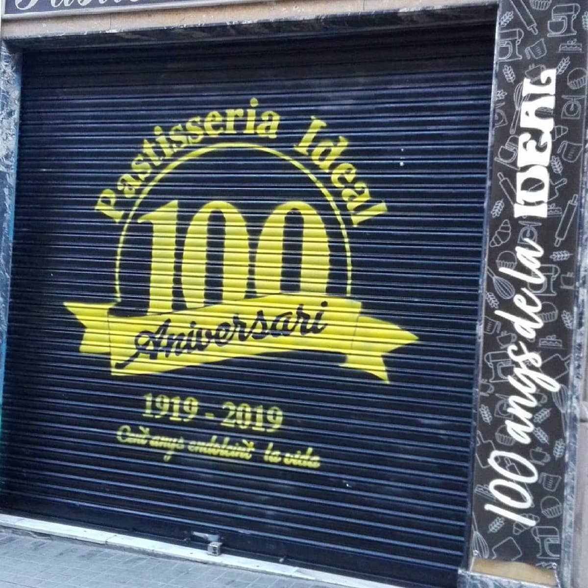 La pastisseria Idea, de la Vila de Gràcia, quan va fer 100 anys / Instagram-Pastisseria Ideal