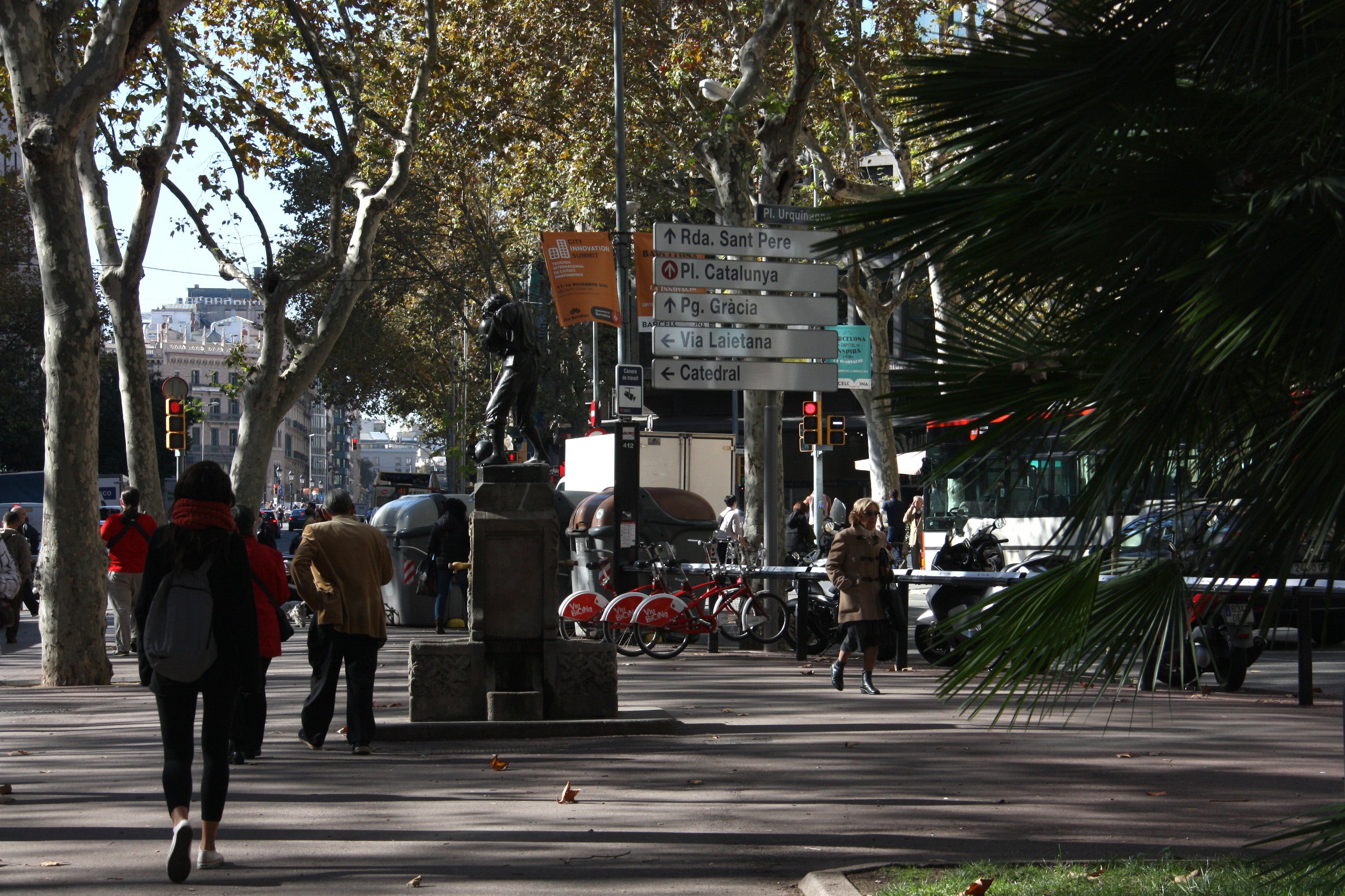 La plaça d'Urquinaona, en una imatge del 2014 / ACN-Elisenda Rosanas