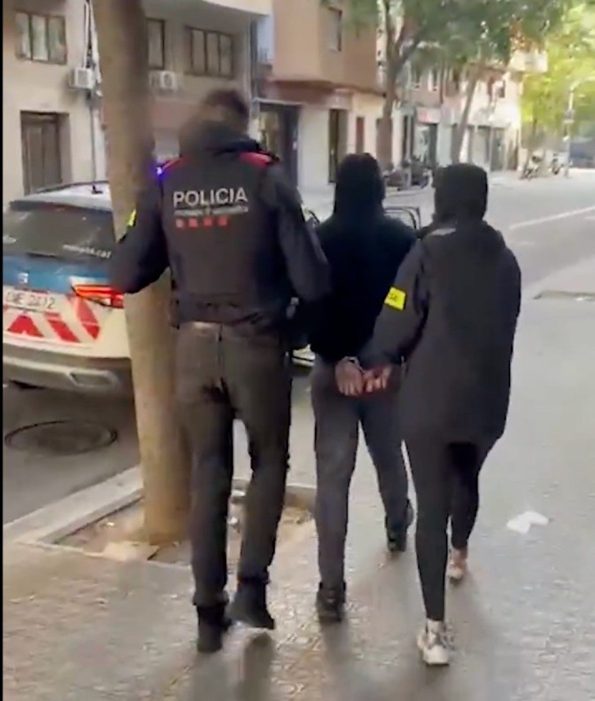Uno de los detenidos por los robos del Camp de l'Arpa / Mossos